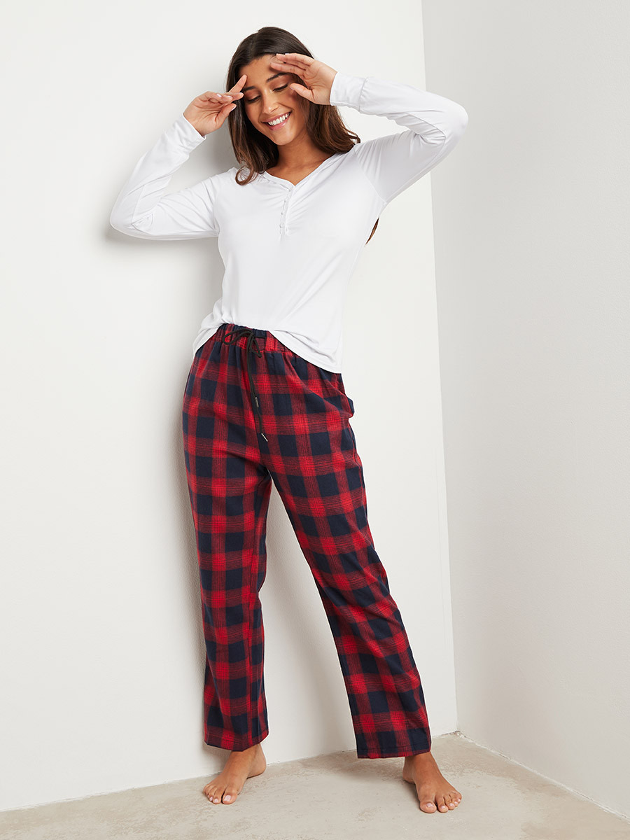 طقم بيجاما مطبوعة وبلوزة بزر من ستايلي-women-clothing-nightwear-pyjamas-bottoms-image-1