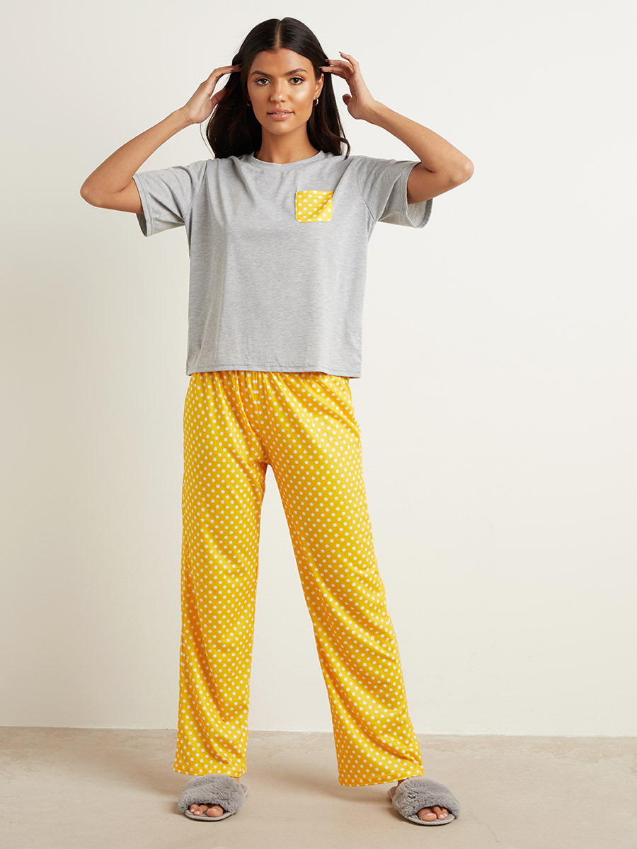 مجموعة من تيشيرت وبنطلون بيجاما من ستايلي-women-clothing-nightwear-pyjamas-bottoms-image-2