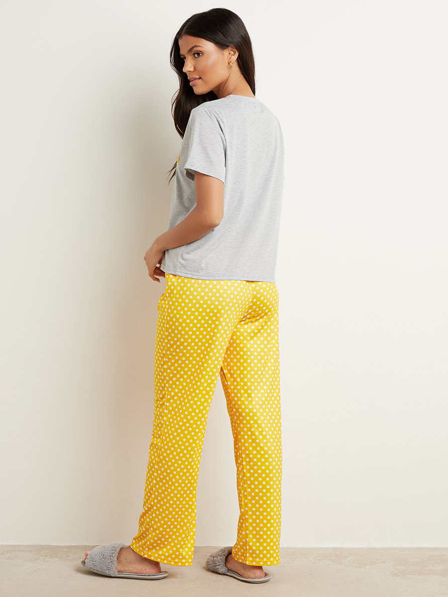 مجموعة من تيشيرت وبنطلون بيجاما من ستايلي-women-clothing-nightwear-pyjamas-bottoms-image-4