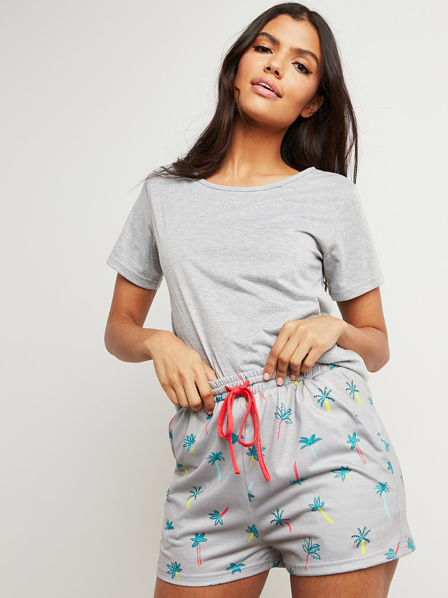 مجموعة من تيشيرت وشورت من ستايلي-women-clothing-nightwear-pyjamas-bottoms-image-1