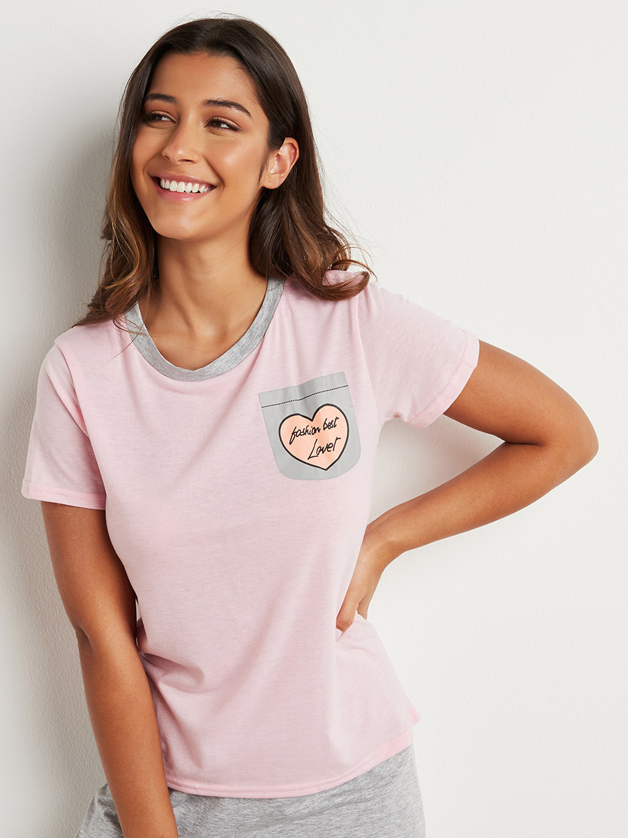 Styli Contrast Pocket Printed T-shirt and Pyjama Set-women-clothing-nightwear-pyjamas-longsets-image-2