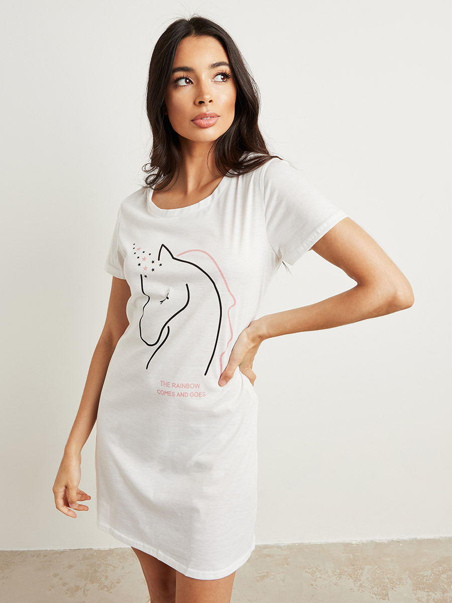 فستان نوم مطبوع بتصميم تيشيرت من ستايلي-women-clothing-nightwear-nighties-image-1
