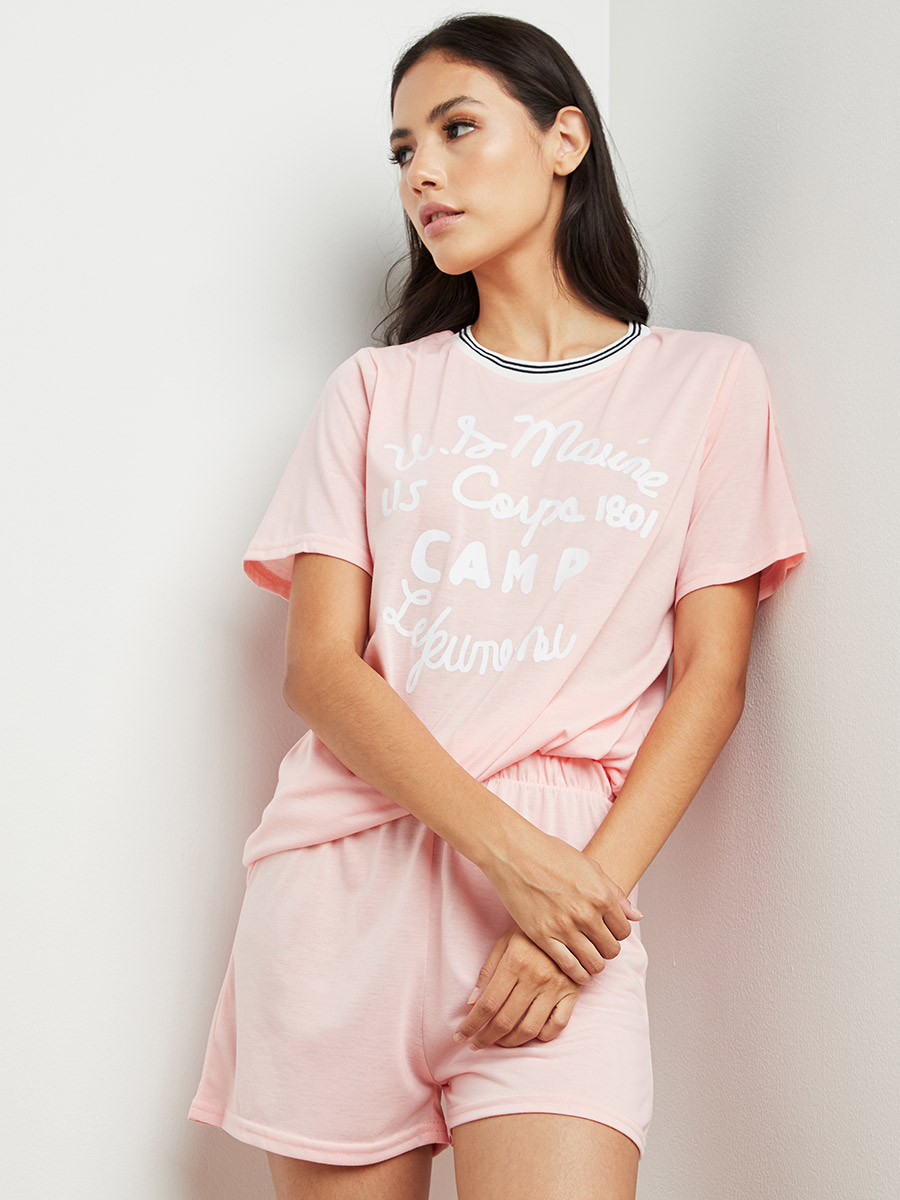 مجموعة من تيشيرت مطبوع وشورت من ستايلي-women-clothing-nightwear-pyjamas-longsets-image-1