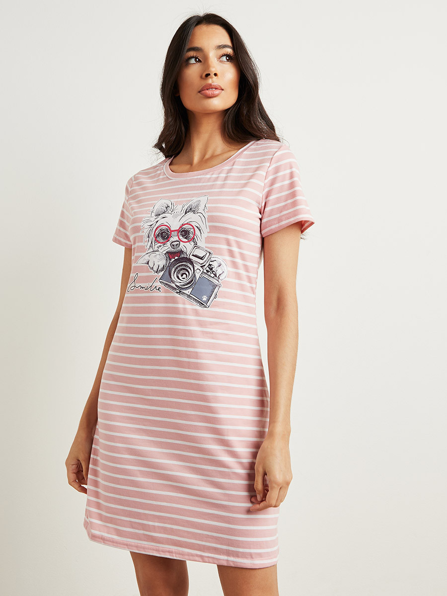 فستان نوم مطبوع بتصميم تيشيرت من ستايلي-women-clothing-nightwear-nighties-image-3