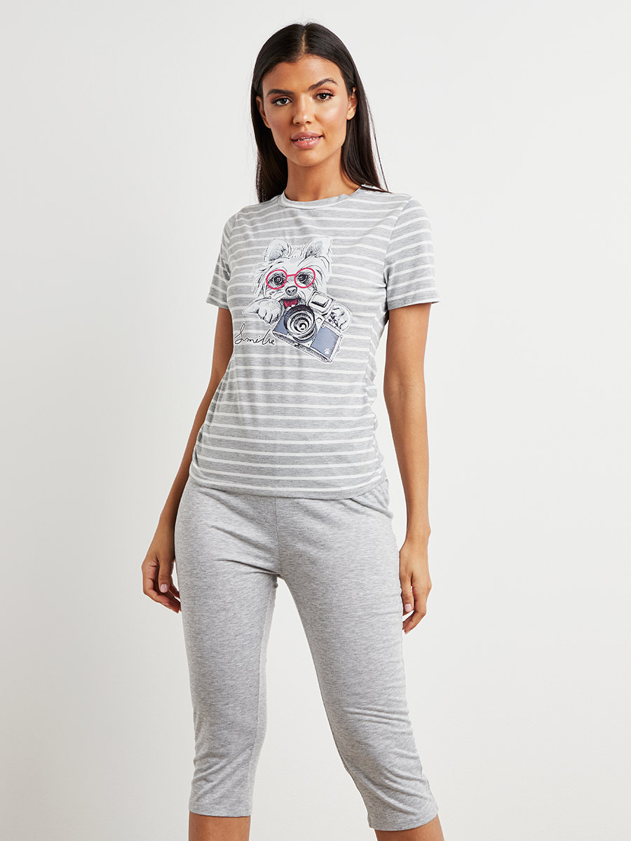 مجموعة من تيشيرت مطبوع وبنطلون كابري من ستايلي-women-clothing-nightwear-pyjamas-longsets-image-3