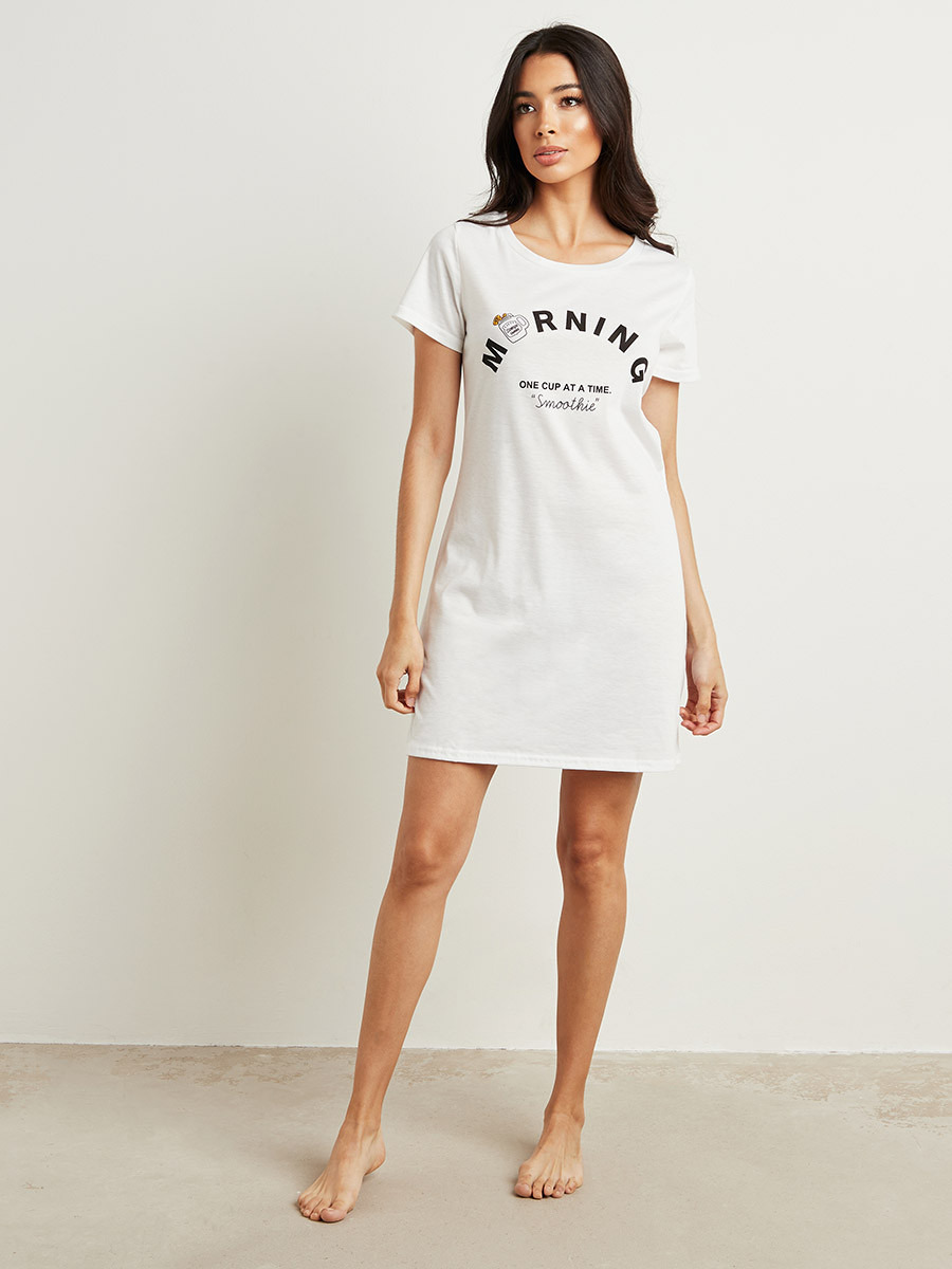 فستان نوم مطبوع بتصميم تيشيرت من ستايلي-women-clothing-nightwear-nighties-image-2