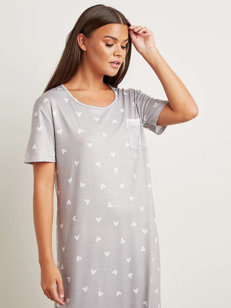 فستان نوم مطبوع بتفاصيل دانتيل من ستايلي-women-clothing-nightwear-nighties-image-4