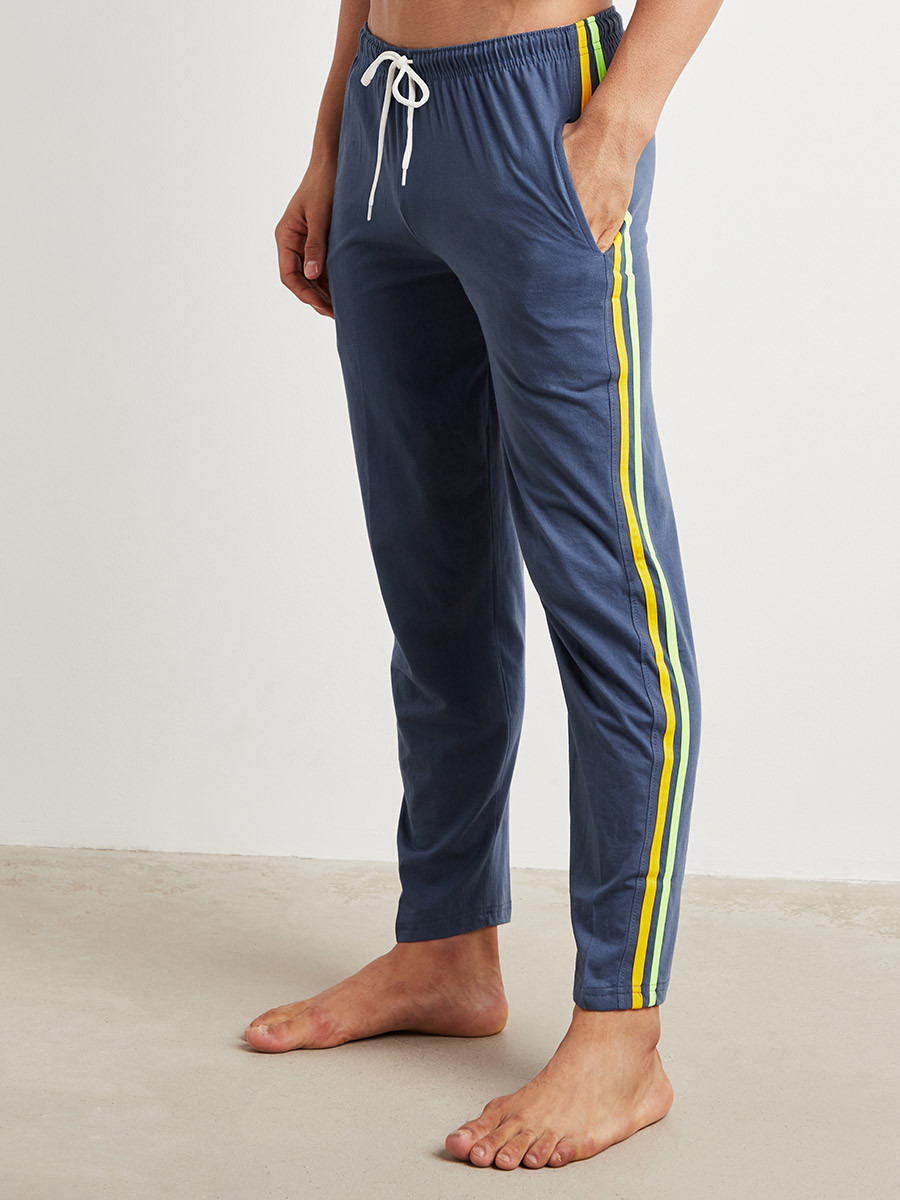 بنطلون بيجاما مخطط بقصة واسعة ورباط خصر-men-clothing-nightwear-pyjamaandshorts-image-2
