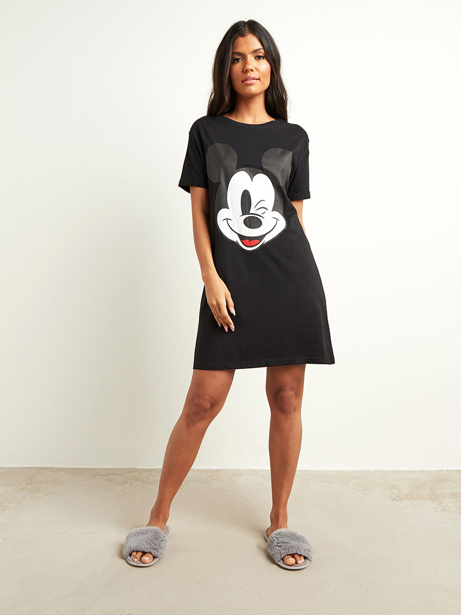 فستان نوم مطبوع بتصميم تيشيرت من ستايلي-women-clothing-nightwear-nighties-image-2