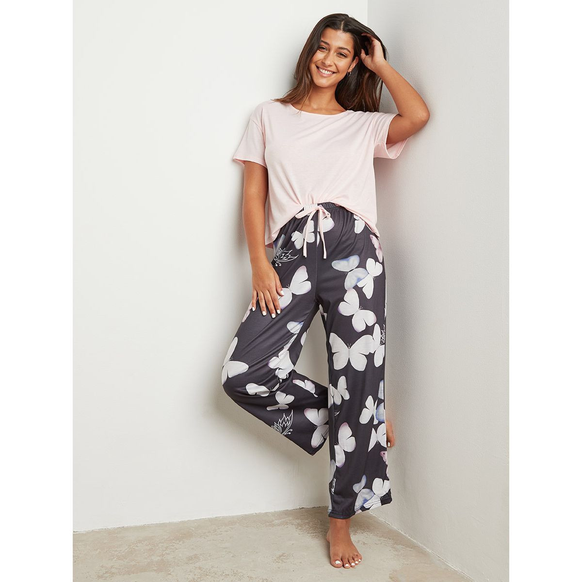 مجموعة من تيشيرت سادة وبنطلون بيجاما من ستايلي-women-clothing-nightwear-pyjamas-longsets-image-1