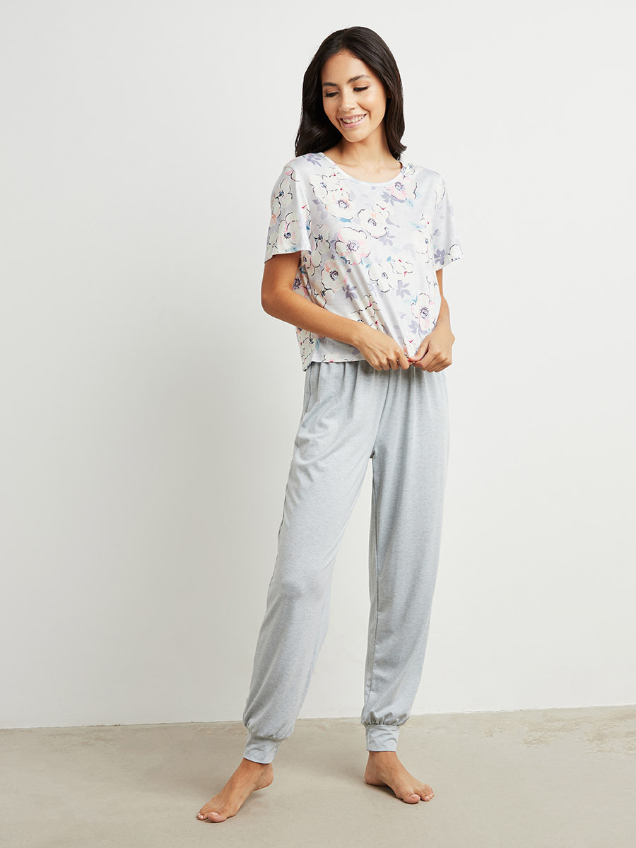 مجموعة من تيشيرت مطبوع وبنطلون بيجاما من ستايلي-women-clothing-nightwear-pyjamas-longsets-image-1
