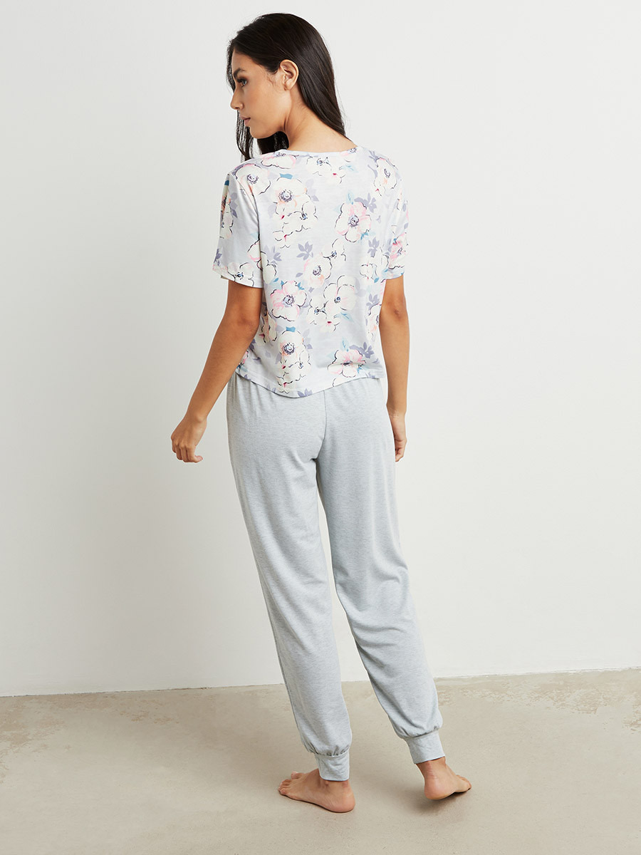 Styli Floral Printed Round Neck T-shirt and Cuffed Pyjama Set-women-clothing-nightwear-pyjamas-longsets-image-4