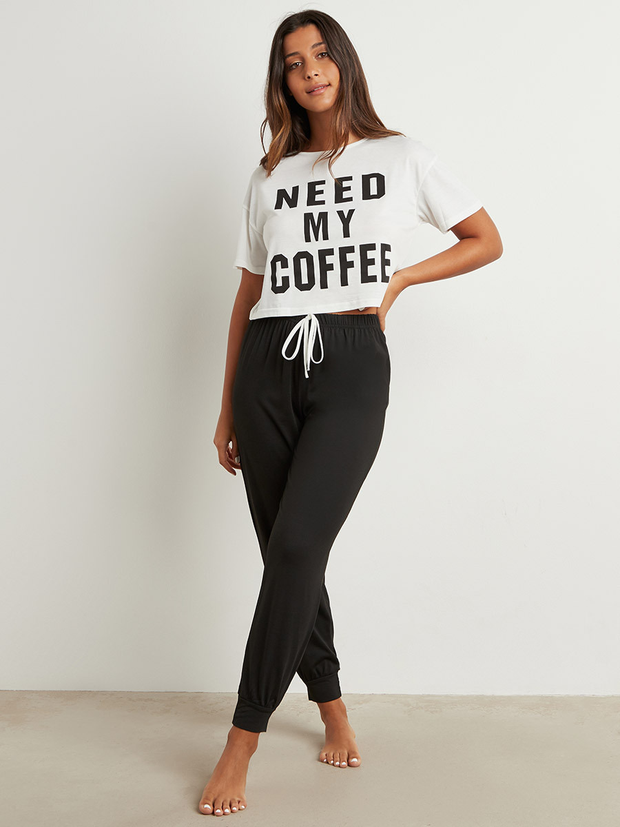 مجموعة من تيشيرت مطبوع وبنطلون بيجاما من ستايلي-women-clothing-nightwear-pyjamas-longsets-image-1