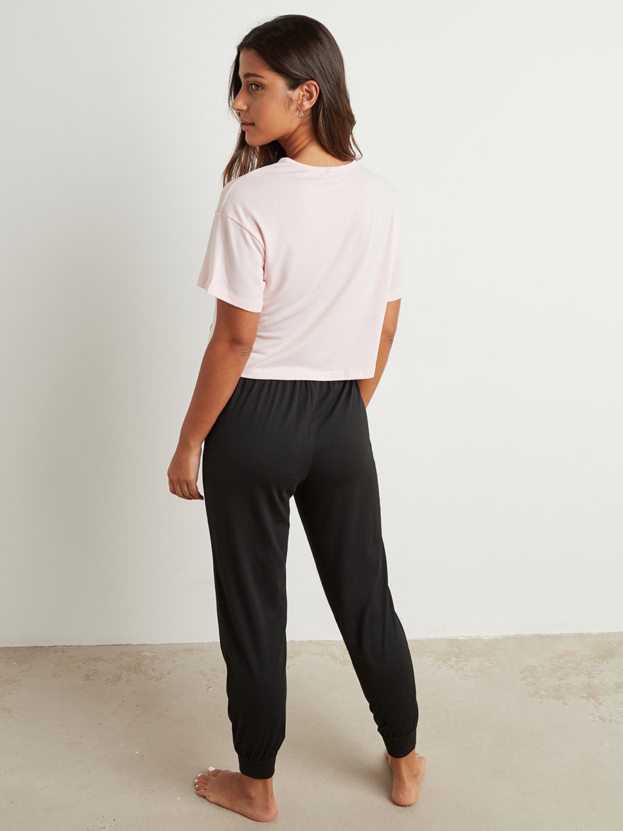 مجموعة من تيشيرت مطبوع وبنطلون بيجاما من ستايلي-women-clothing-nightwear-pyjamas-bottoms-image-4