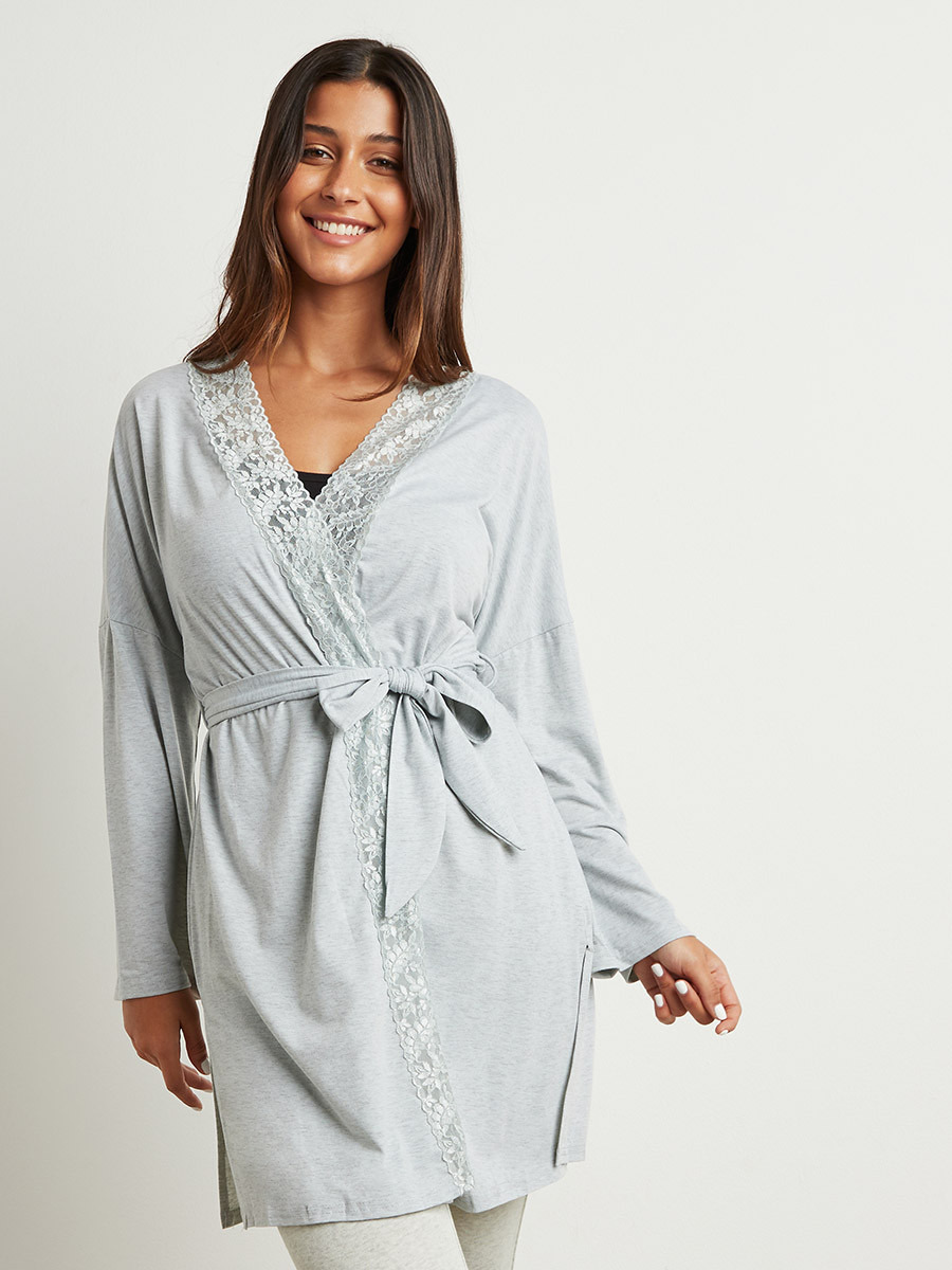روب بتفاصيل دانتيل من ستايلي-women-clothing-nightwear-robes-image-1