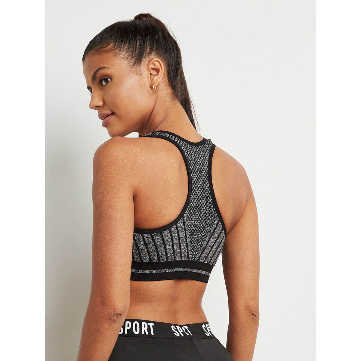 صدرية رياضية بتفاصيل خلفية من ستايلي-sports-women-clothing-sportsbras-image-5