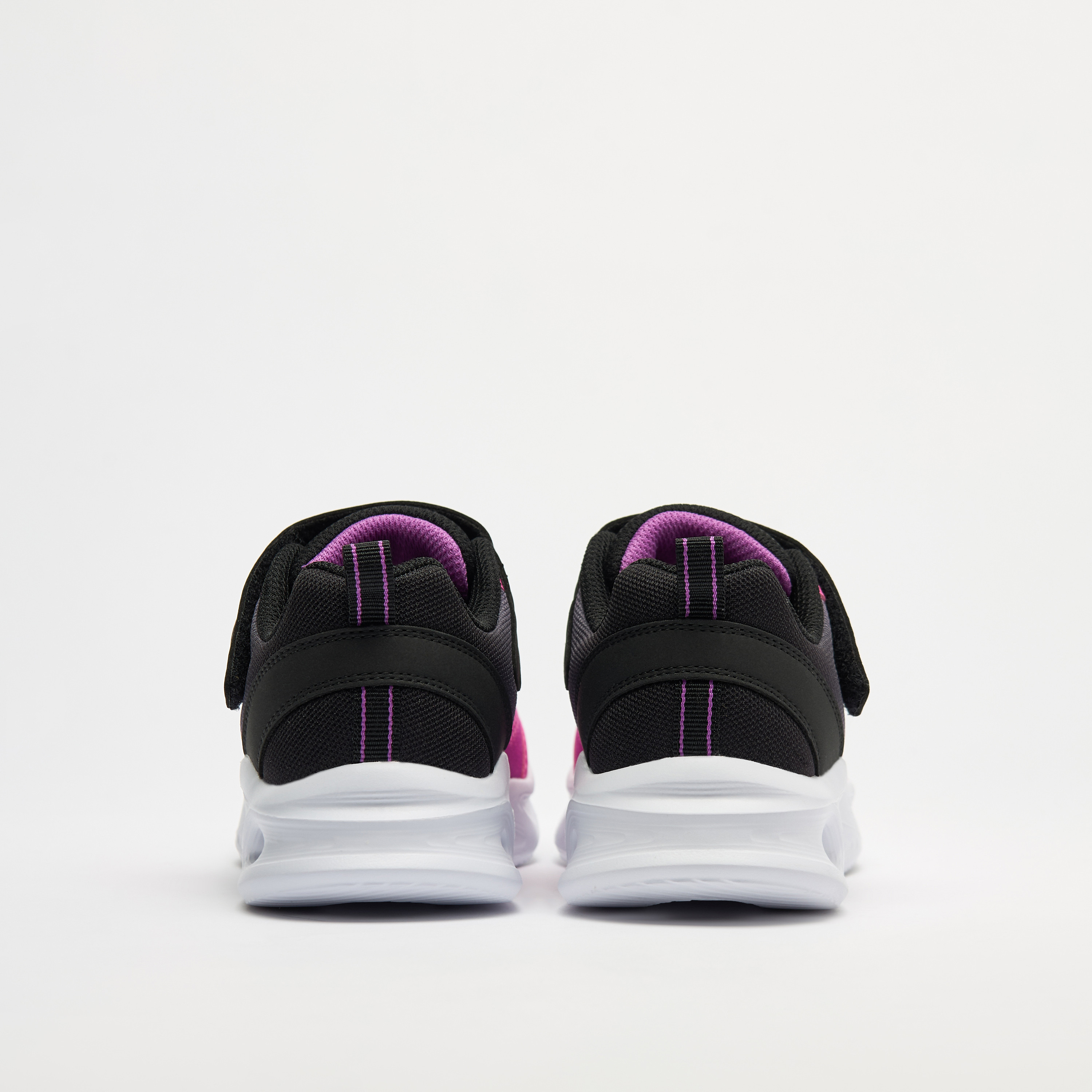 سنيكرز من سكيتشرز للبنات ذو سكيتشرز سولا جلو مع هوك وحلقة 303714L | OE-girls-shoes-sneakers-image-5