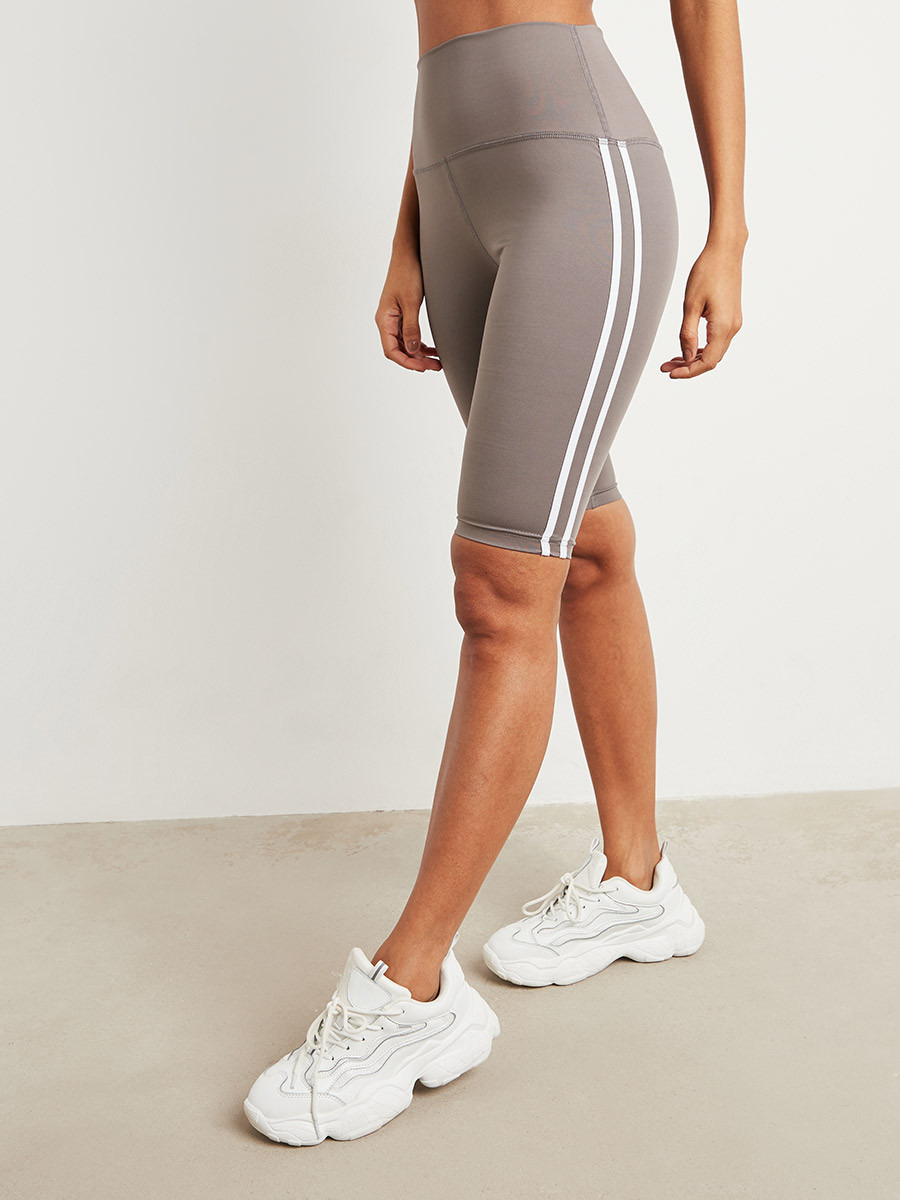 شورت رياضي مطبوع من ستايلي-women-clothing-bottoms-shorts-image-2