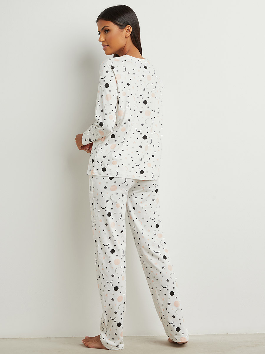 مجموعة من تيشيرت مطبوع وبنطلون بيجاما-women-clothing-nightwear-pyjamas-bottoms-image-3