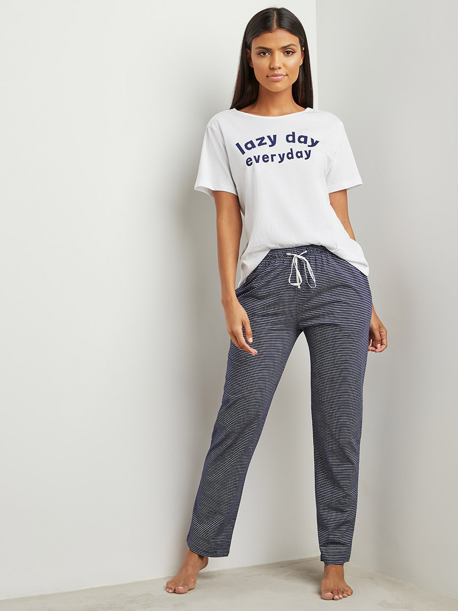 مجموعة من تيشيرت مطبوع وبنطلون بيجاما من ستايلي-women-clothing-nightwear-pyjamas-bottoms-image-2