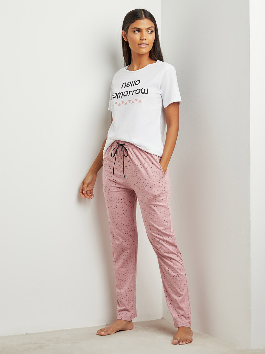 مجموعة من تيشيرت مطبوع وبنطلون بيجاما من ستايلي-women-clothing-nightwear-pyjamas-bottoms-image-1