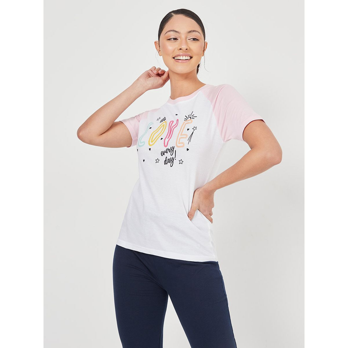 طقم بيجاما من ( تيشيرت + بنطال ) من ستايلي-women-clothing-nightwear-pyjamas-longsets-image-2