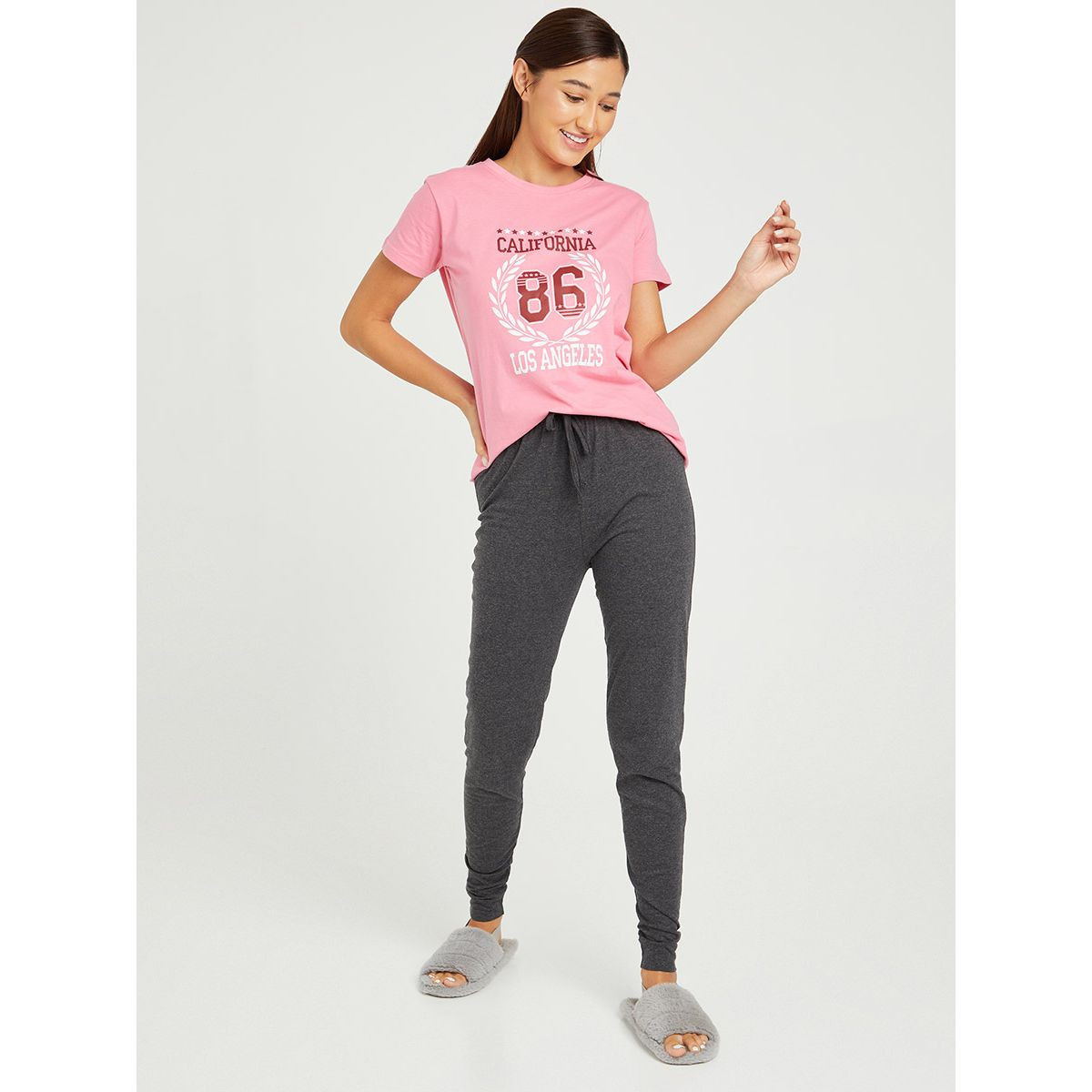 طقم بيجاما من ( تيشيرت + بنطال ) من ستايلي-women-clothing-nightwear-pyjamas-longsets-image-1