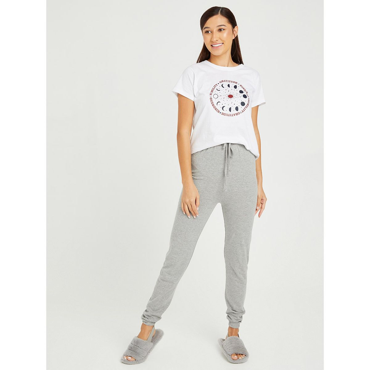 طقم بيجاما من ( تيشيرت + بنطال ) من ستايلي-women-clothing-nightwear-pyjamas-longsets-image-1
