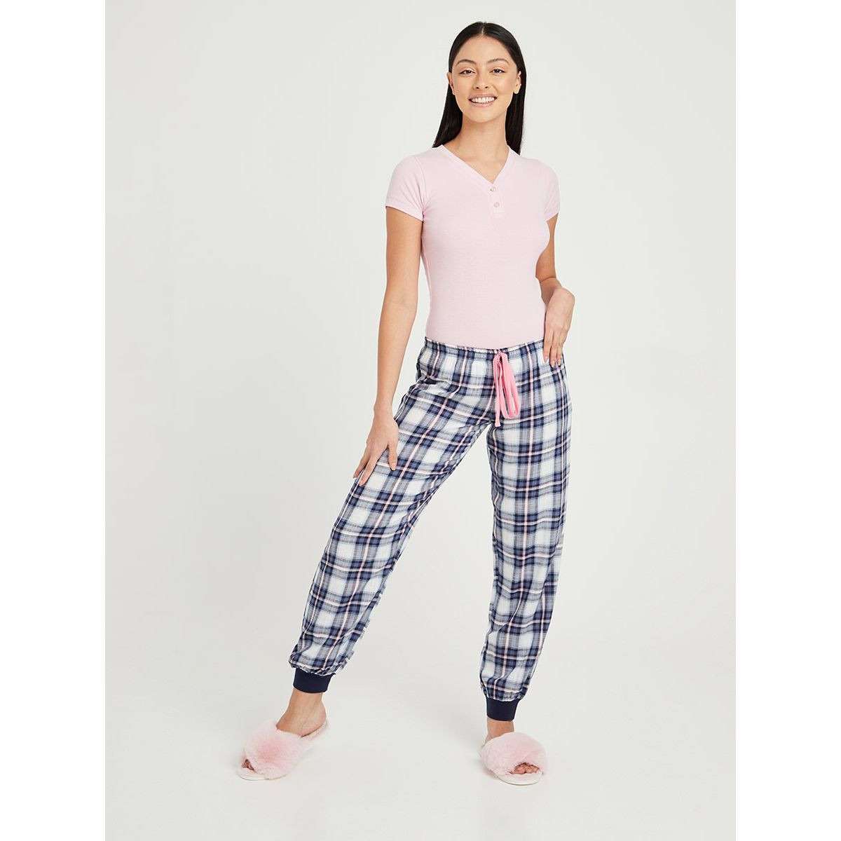 طقم بيجاما ( تيشيرت + بنطال ) من ستايلي-women-clothing-nightwear-pyjamas-longsets-image-1