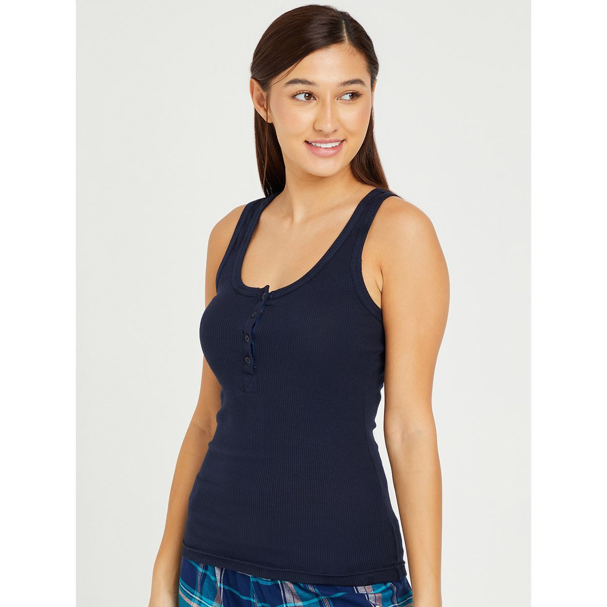 طقم بيجاما من ( بلوزة بلا اكمام + شورت ) من ستايلي-women-clothing-nightwear-pyjamas-longsets-image-2