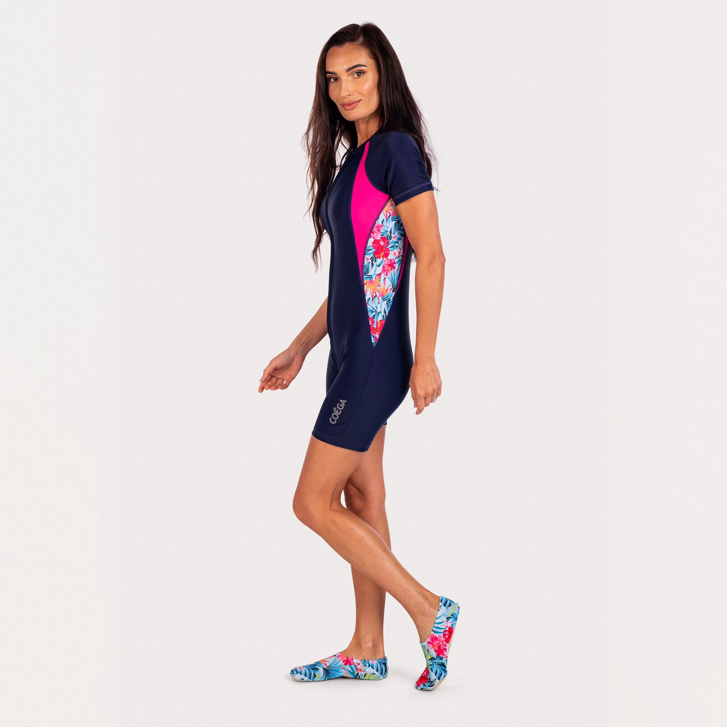  سليم كيني شورت من كويغا للنساء بلون أسود-women-clothing-swimandbeach-swimsuits-image-7