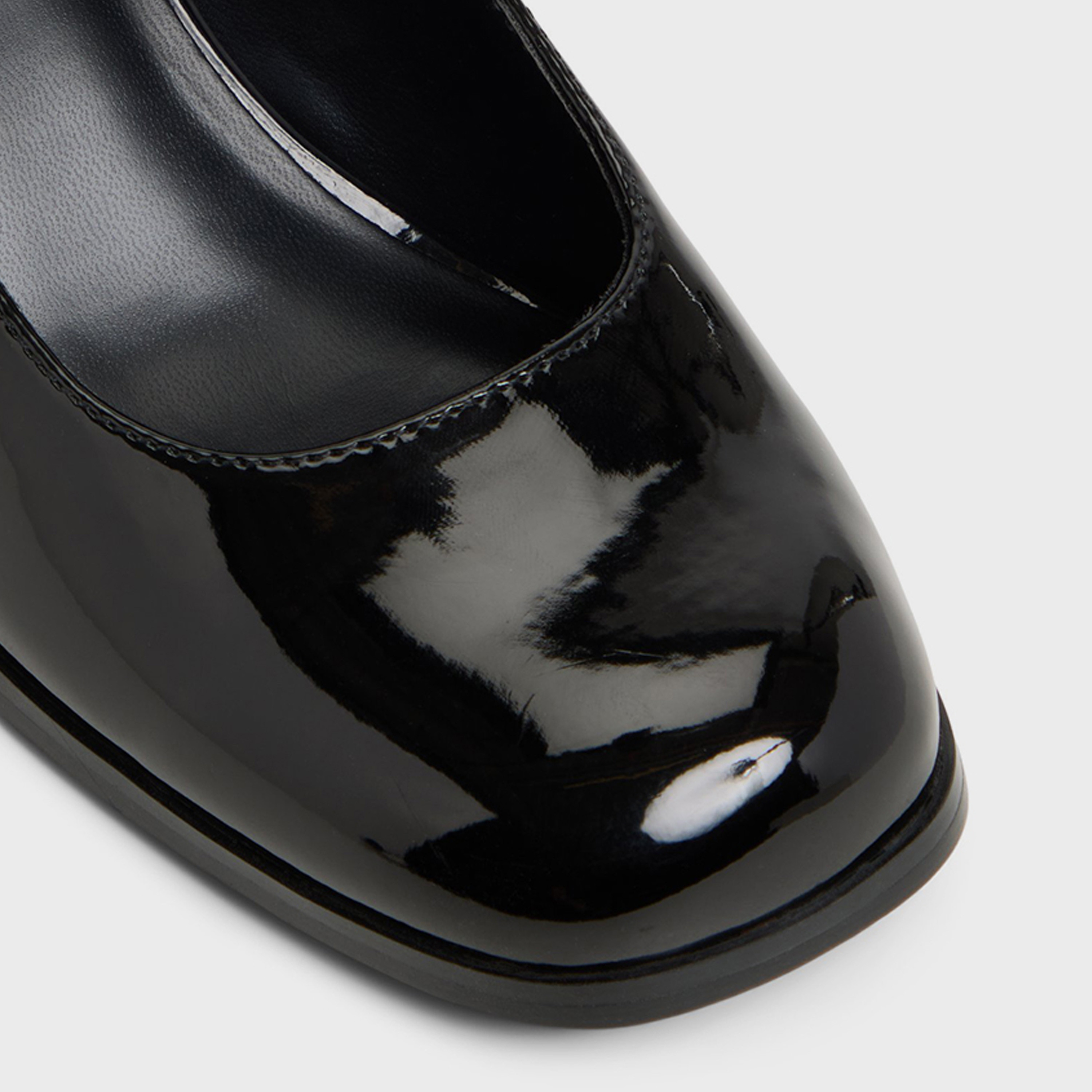 كول ات سبرينغ - حذاء ماري جين للنساء بكعب عريض وحزام بإبزيم | 30ADDELE-women-shoes-heels-image-2