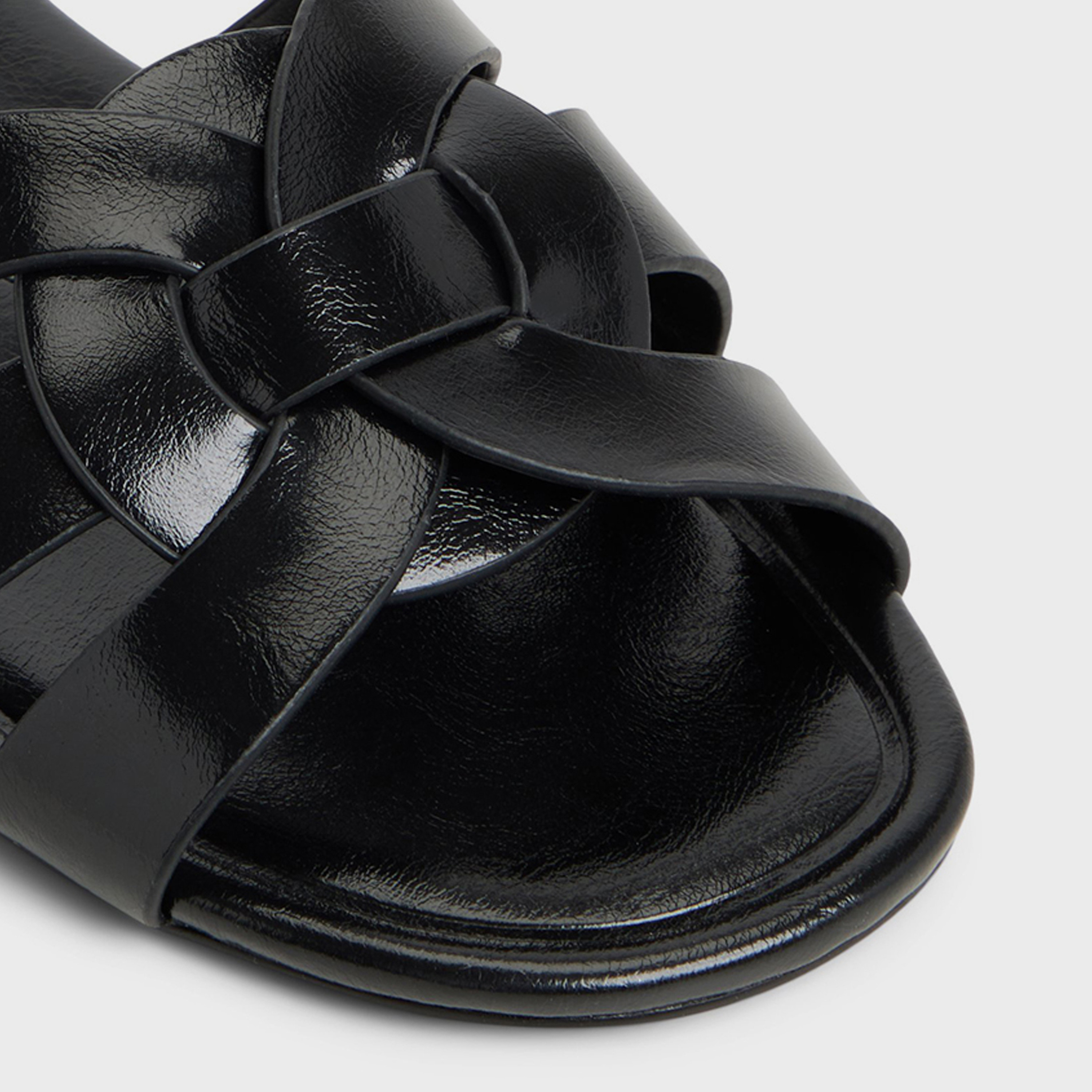 كول ات سبرينغ - صندل للنساء مسطحة سهل الارتداء | 30ALLEE-women-shoes-sandals-flats-image-7