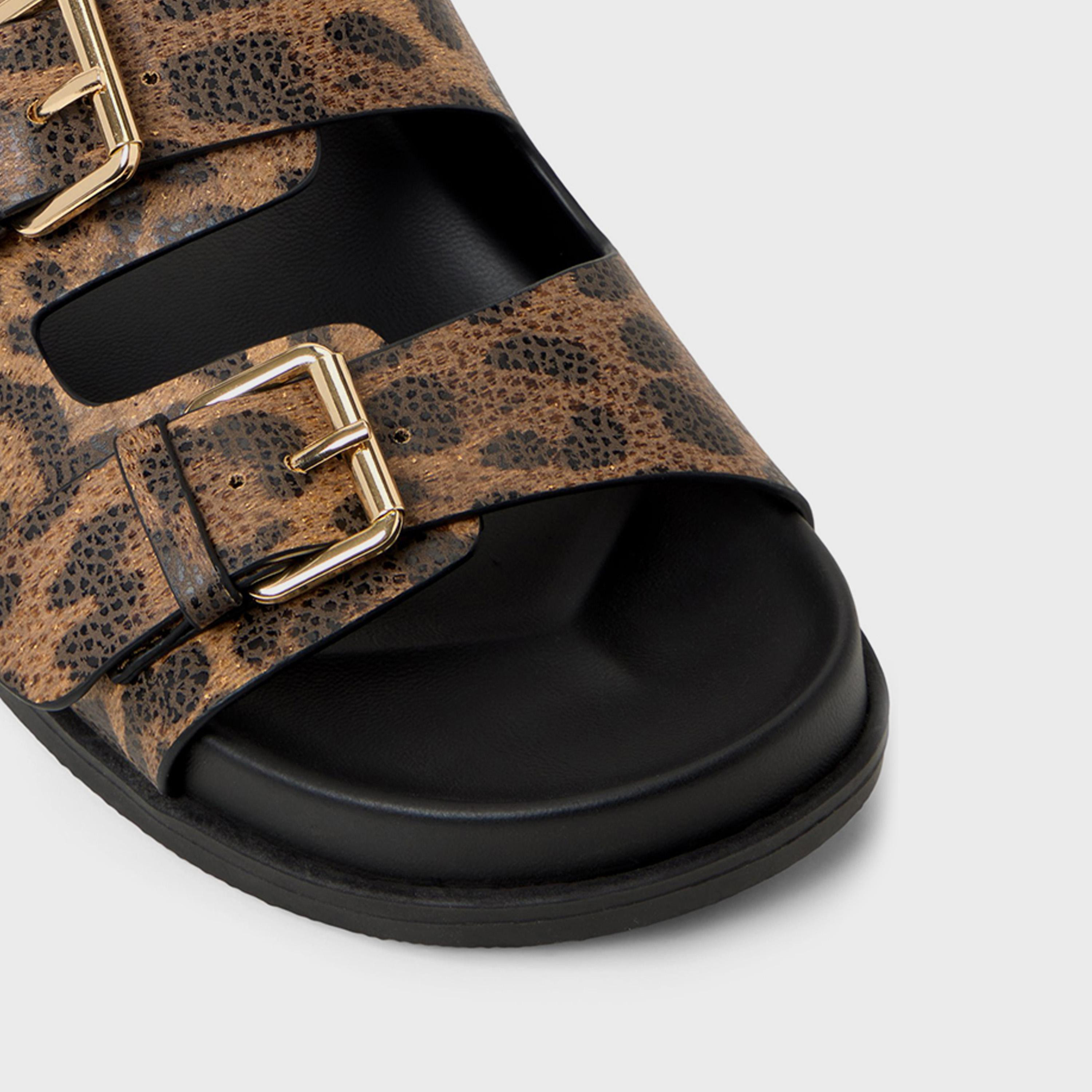 كول ات سبرينغ - صندل سهل الارتداء بحزام مسطح للنساء | 30BETHANNE-women-shoes-sandals-flats-image-8