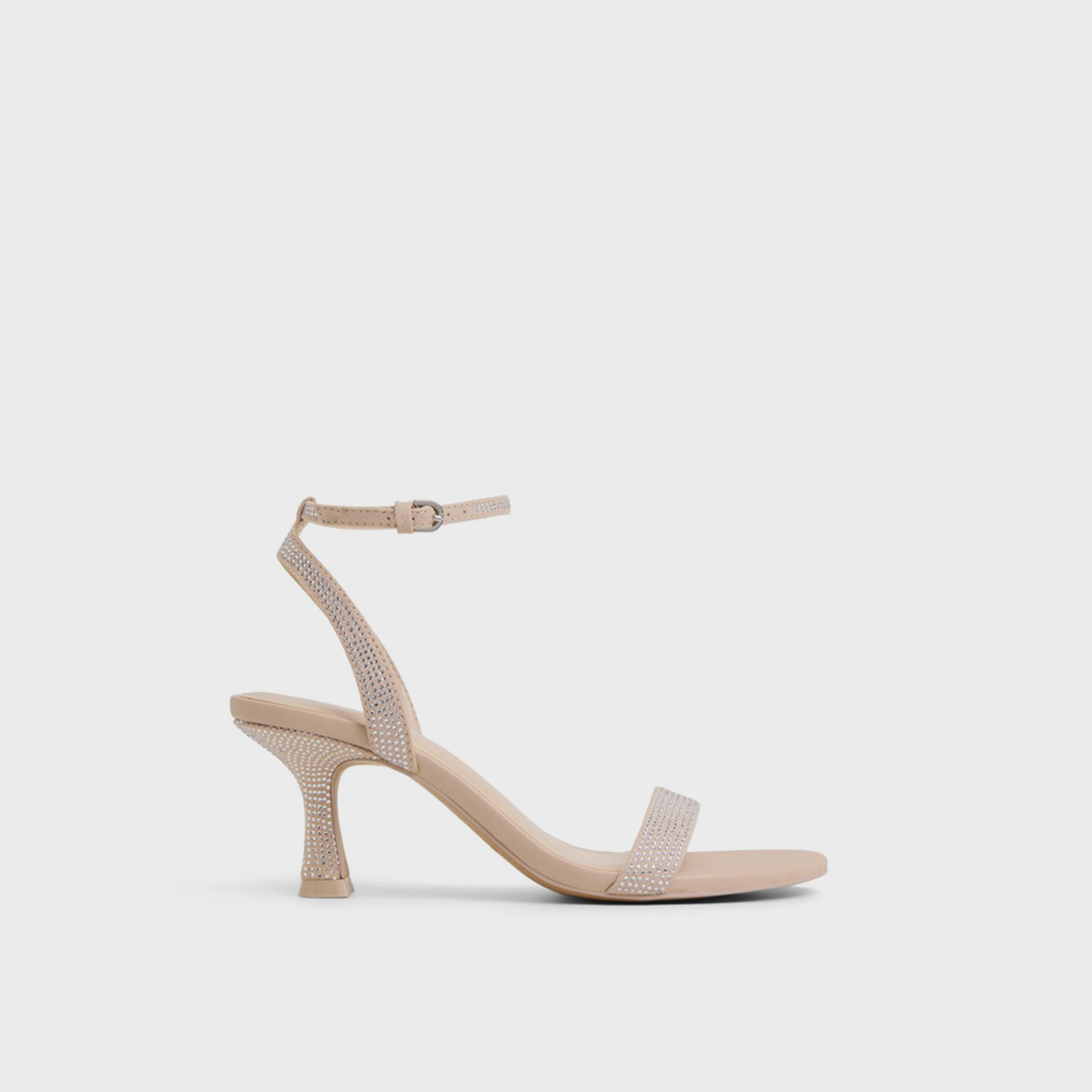 كول ات سبرينغ - صندل حزام لامع ومشبك للنساء | 30MADELYYN-women-shoes-heels-image-1