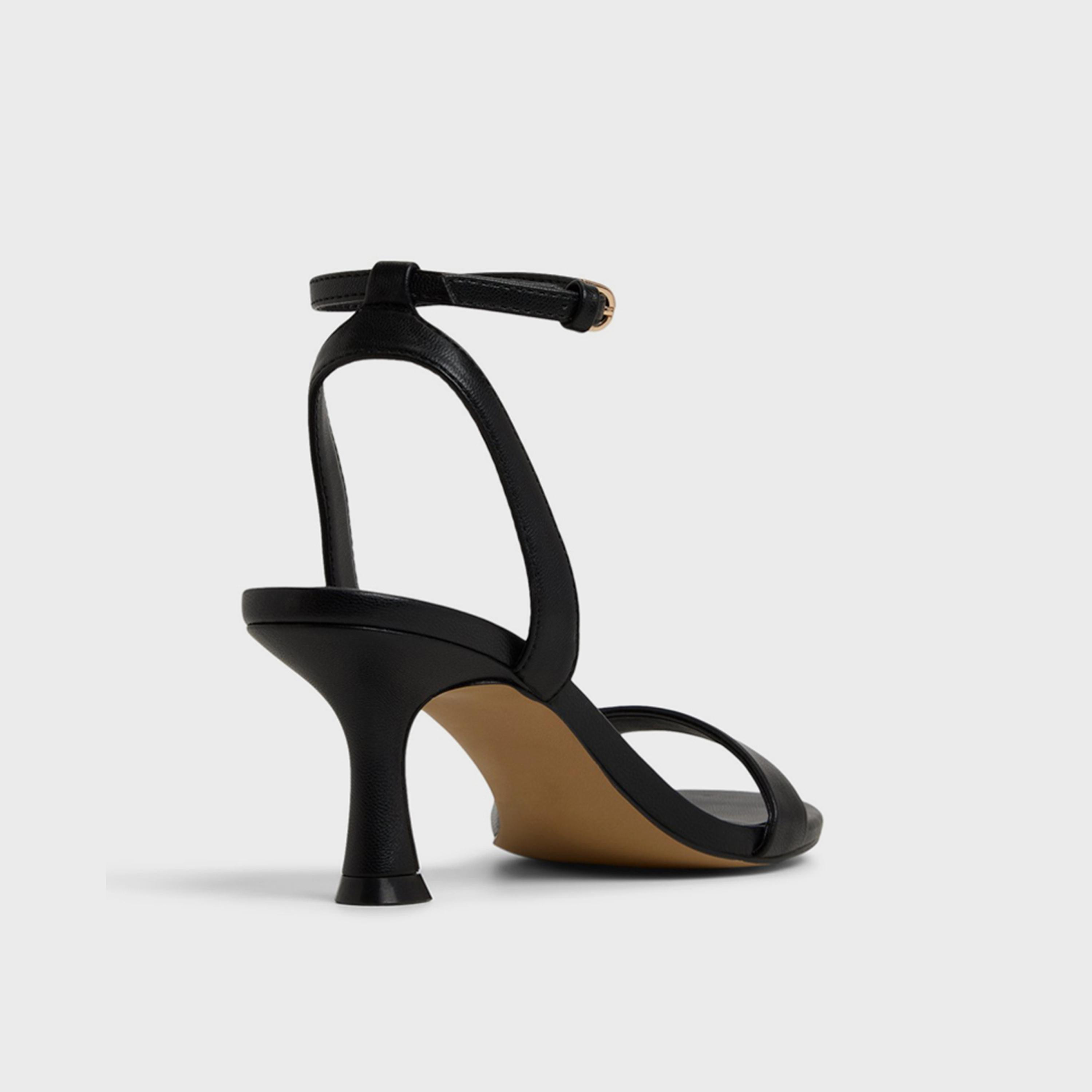 كول ات سبرينغ - صندل حزام لامع ومشبك للنساء | 30MADELYYN-women-shoes-heels-image-6