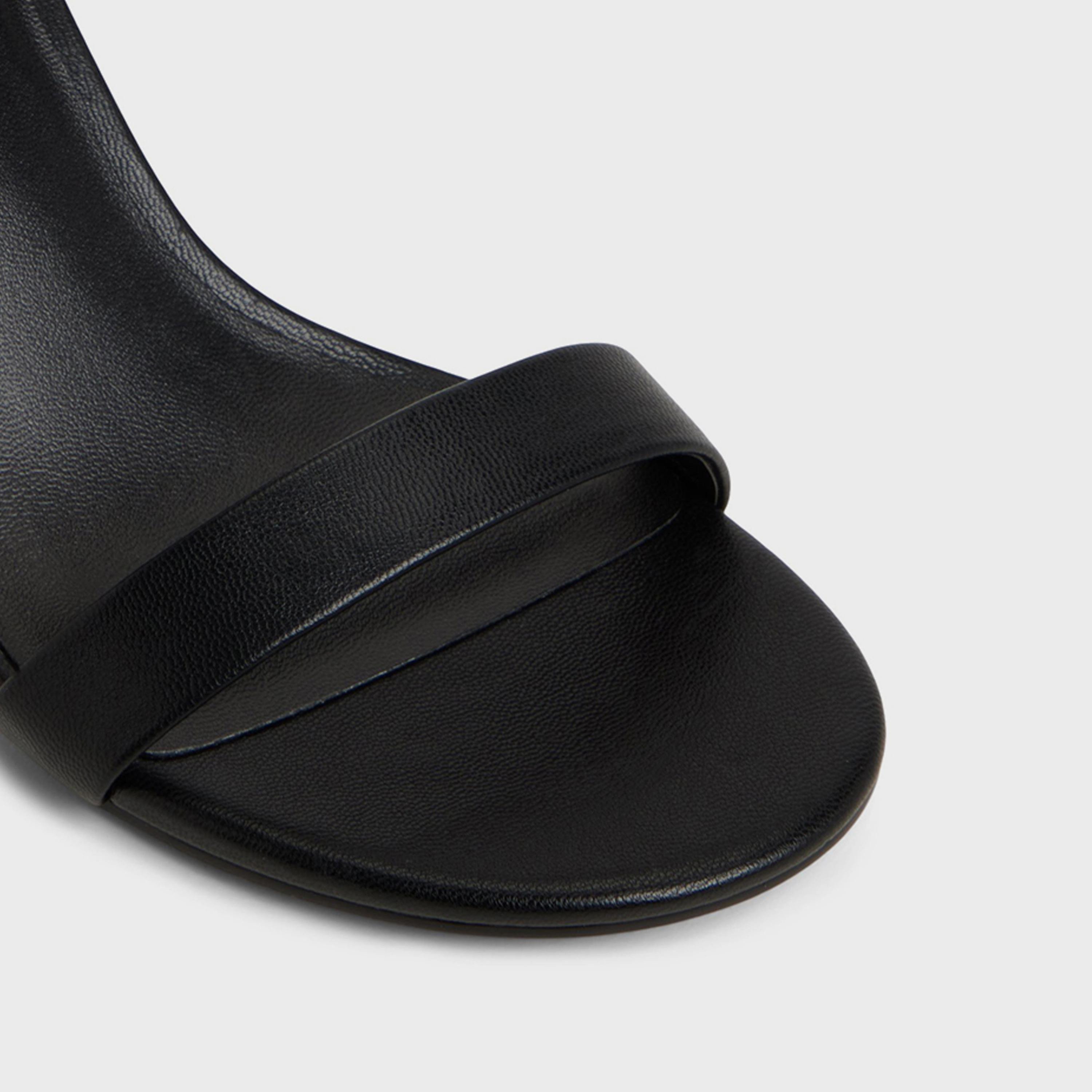 كول ات سبرينغ - صندل حزام لامع ومشبك للنساء | 30MADELYYN-women-shoes-heels-image-8
