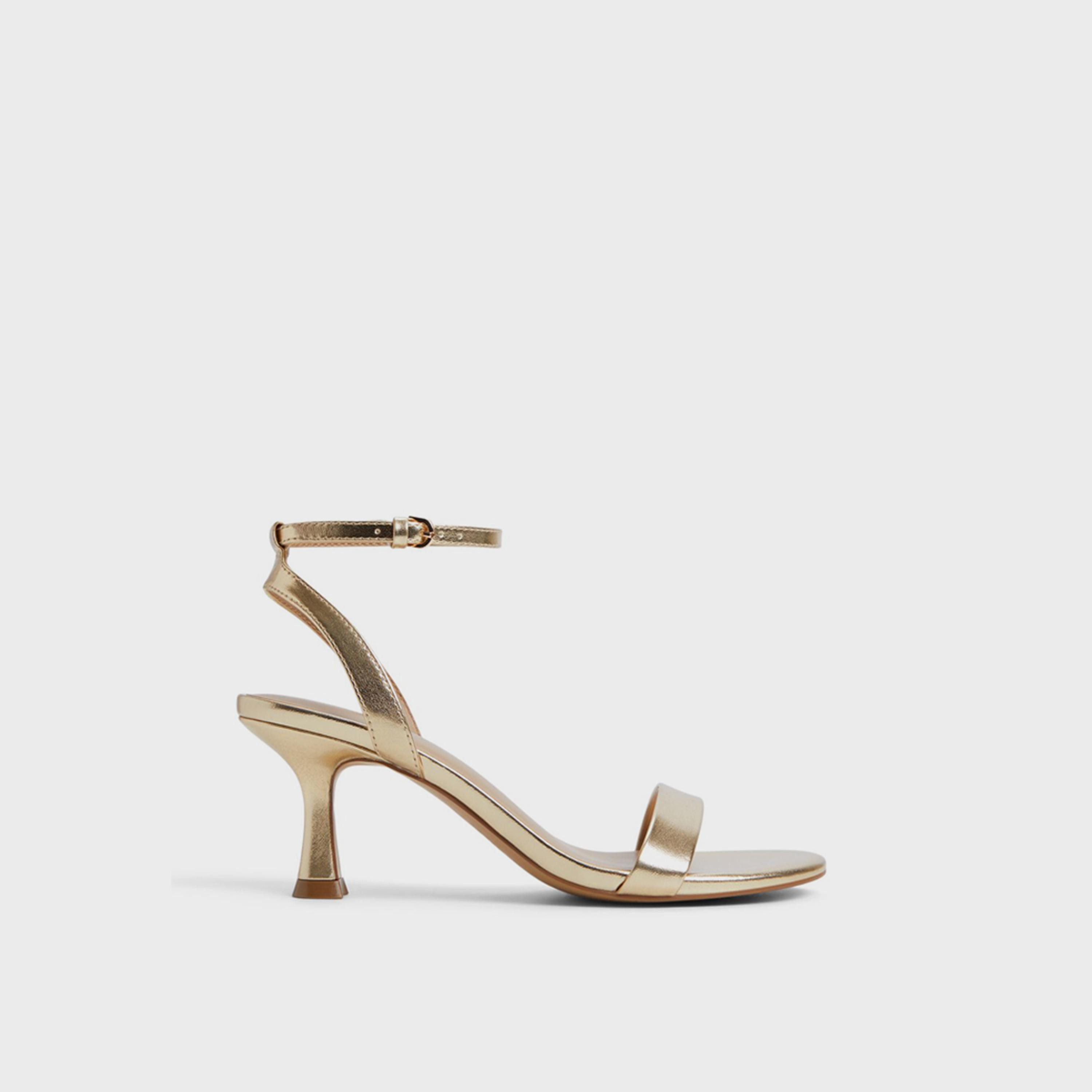 كول ات سبرينغ - صندل حزام لامع ومشبك للنساء | 30MADELYYN-women-shoes-heels-image-9