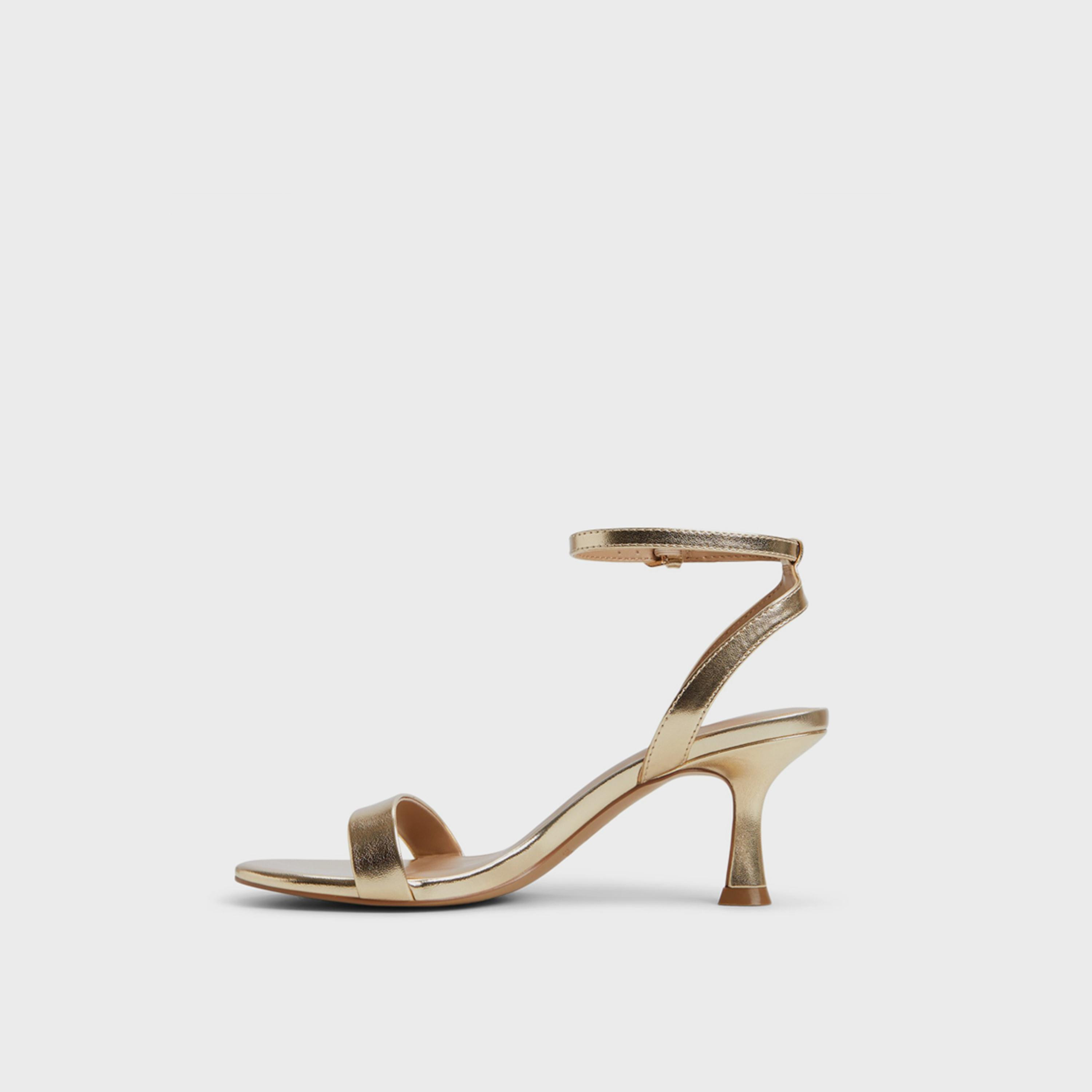 كول ات سبرينغ - صندل حزام لامع ومشبك للنساء | 30MADELYYN-women-shoes-heels-image-11