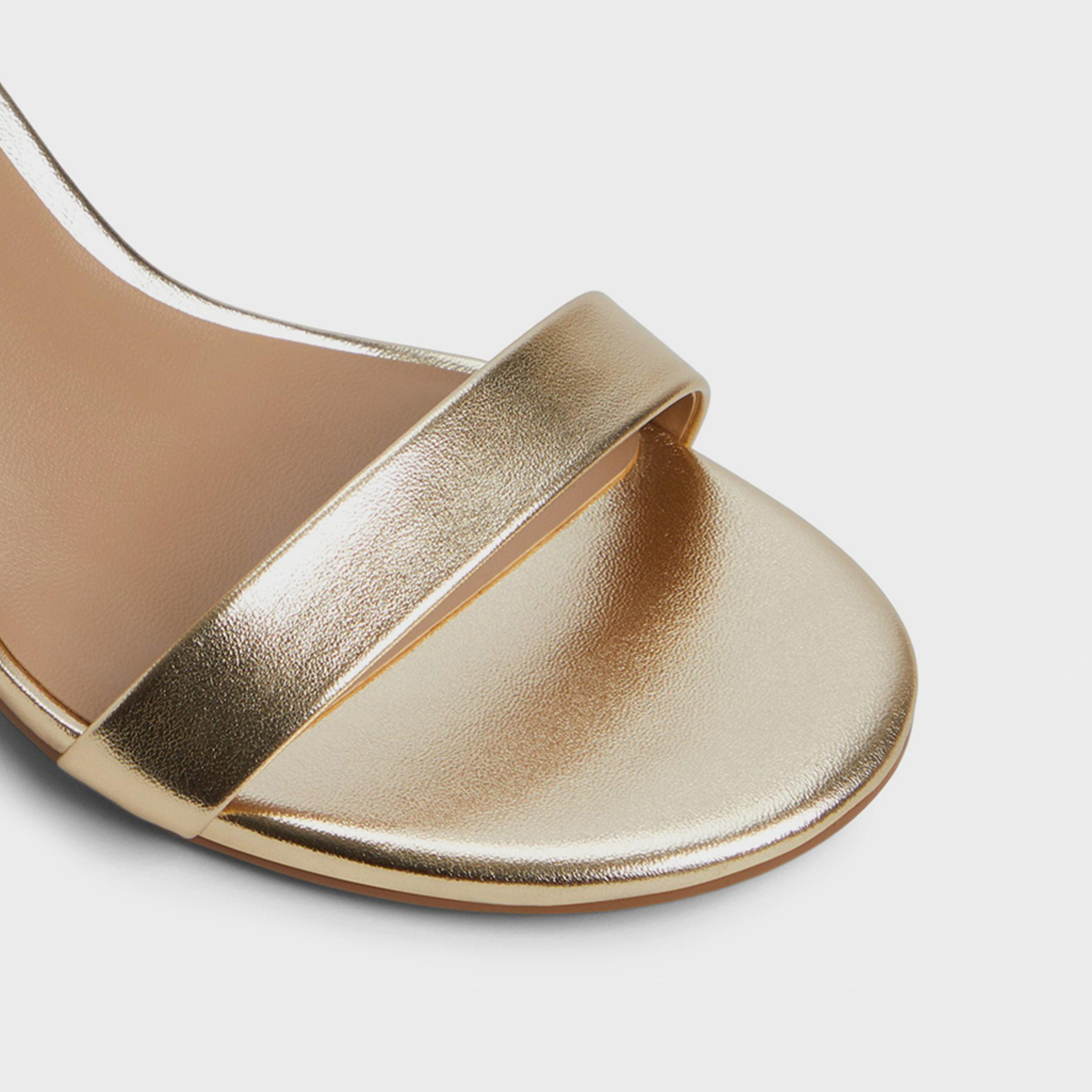 كول ات سبرينغ - صندل حزام لامع ومشبك للنساء | 30MADELYYN-women-shoes-heels-image-12