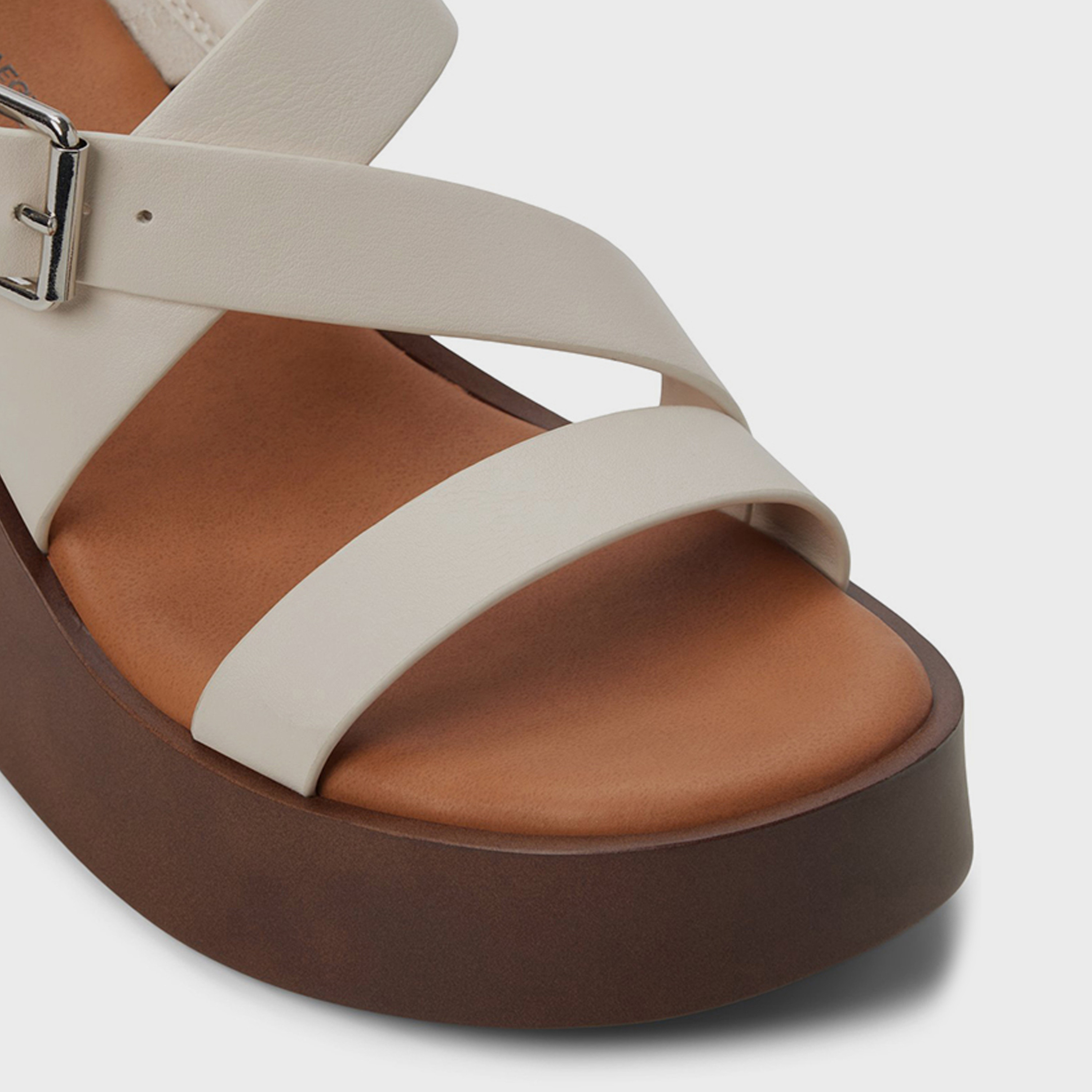 كول ات سبرينغ - صندل للنساء بكعب إسفيني مع إبزيم | 30TEIGAN-women-shoes-sandals-heeled-image-11