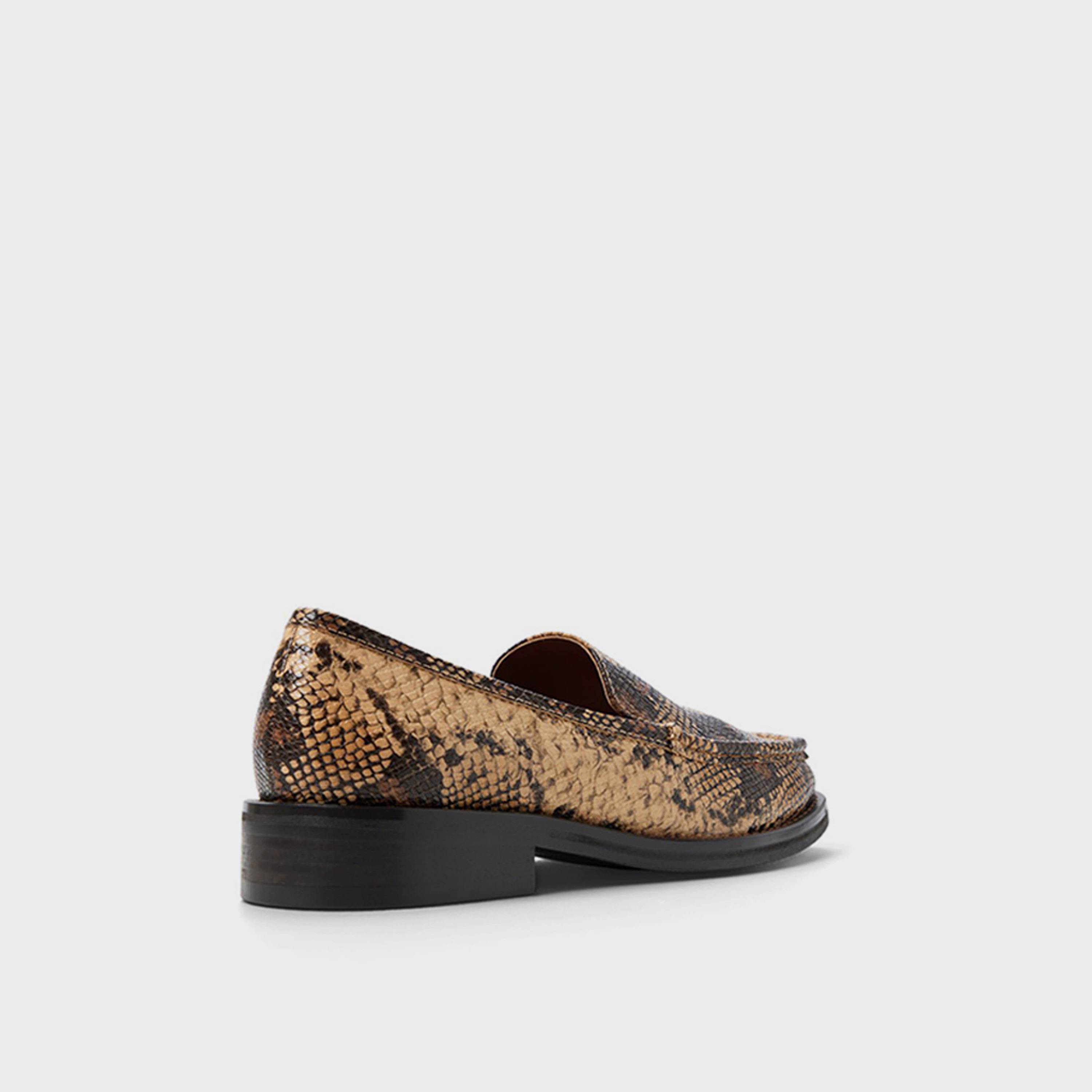 كول ات سبرينغ - حذاء لوفر سهل الارتداء للرجال | 30WILSHIRE-men-shoes-loafersandmoccasins-image-9
