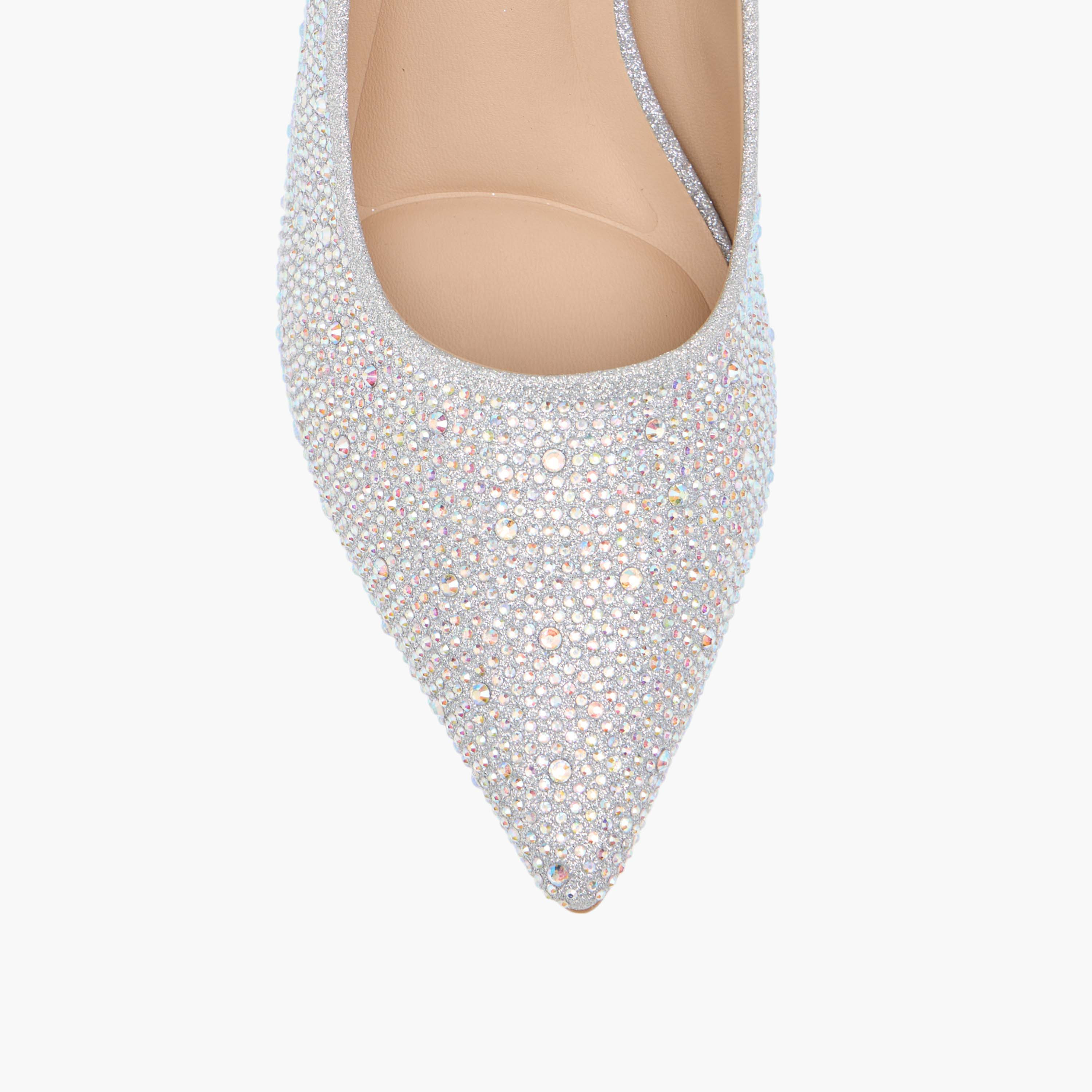 حذاء كلاسيكي بارز الملمس سهل الارتداء بمقدمة مدببة وكعب ستيليتو من فلورا بيلا-women-shoes-heels-image-4