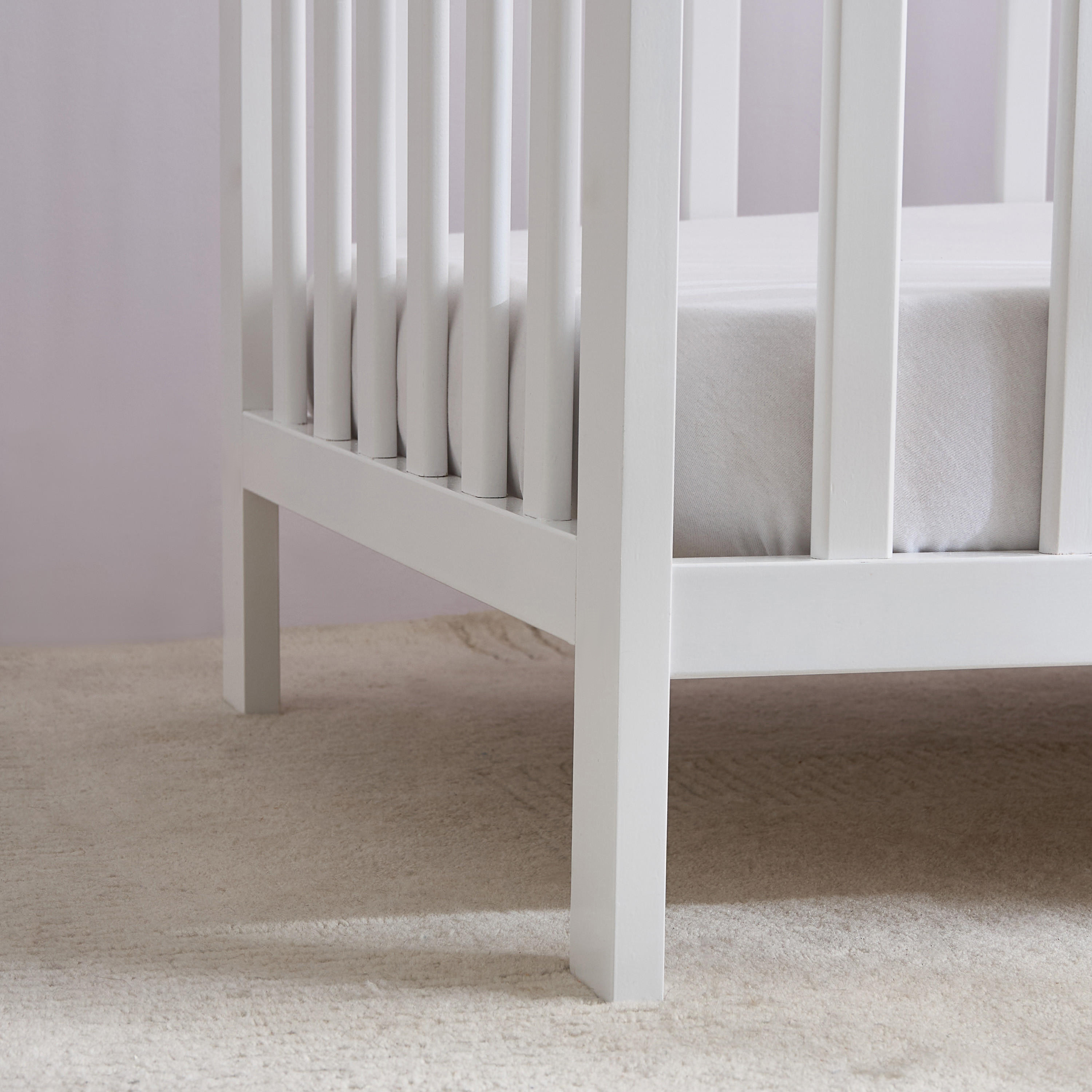 طقم سرير رضع ومرتبة دارفين من جيجلز-baby-nursery-furniture-cribsandbeds-babycribs-image-9