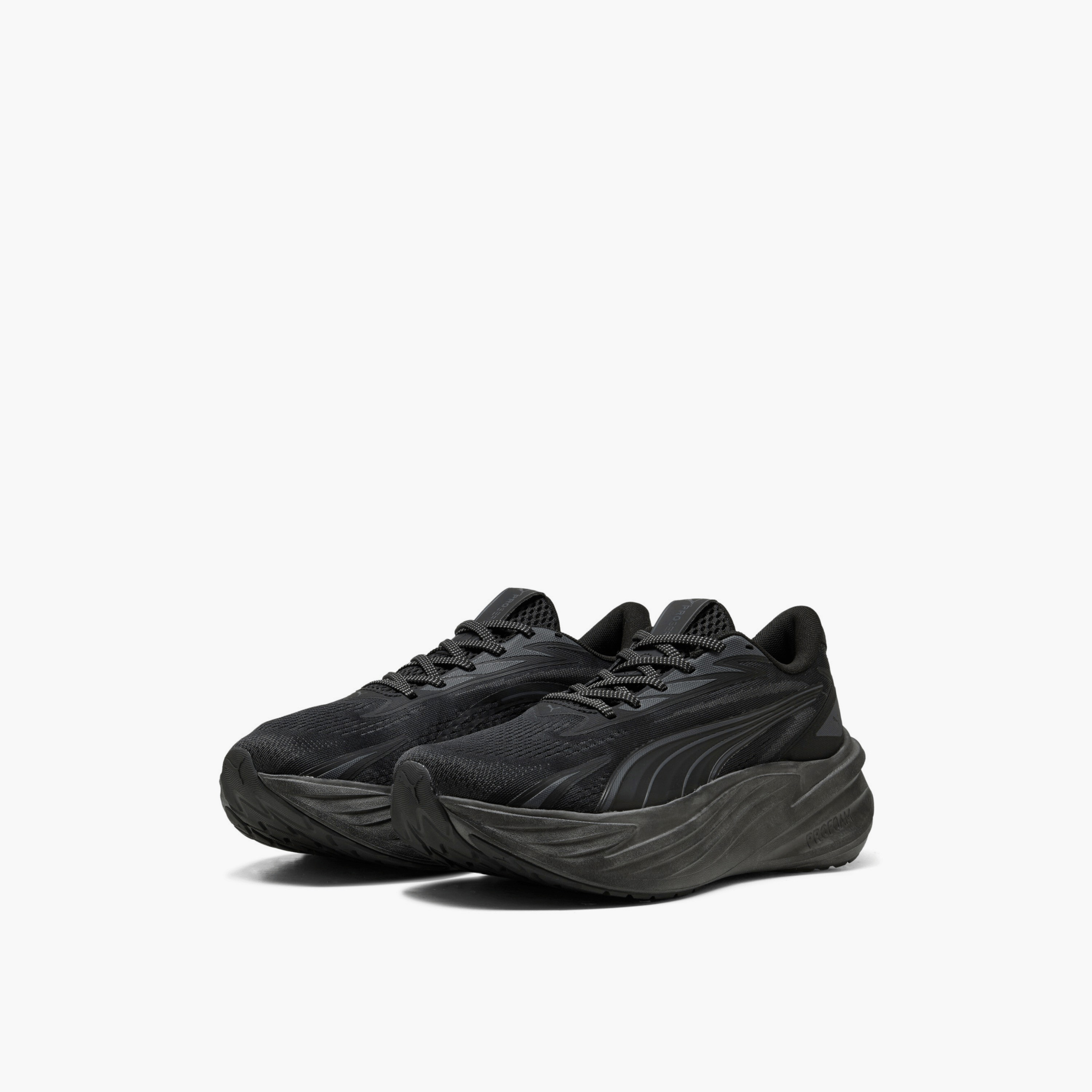 حذاء رياضي برباط إغلاق للرجال من بوما-sports-men-shoes-image-1