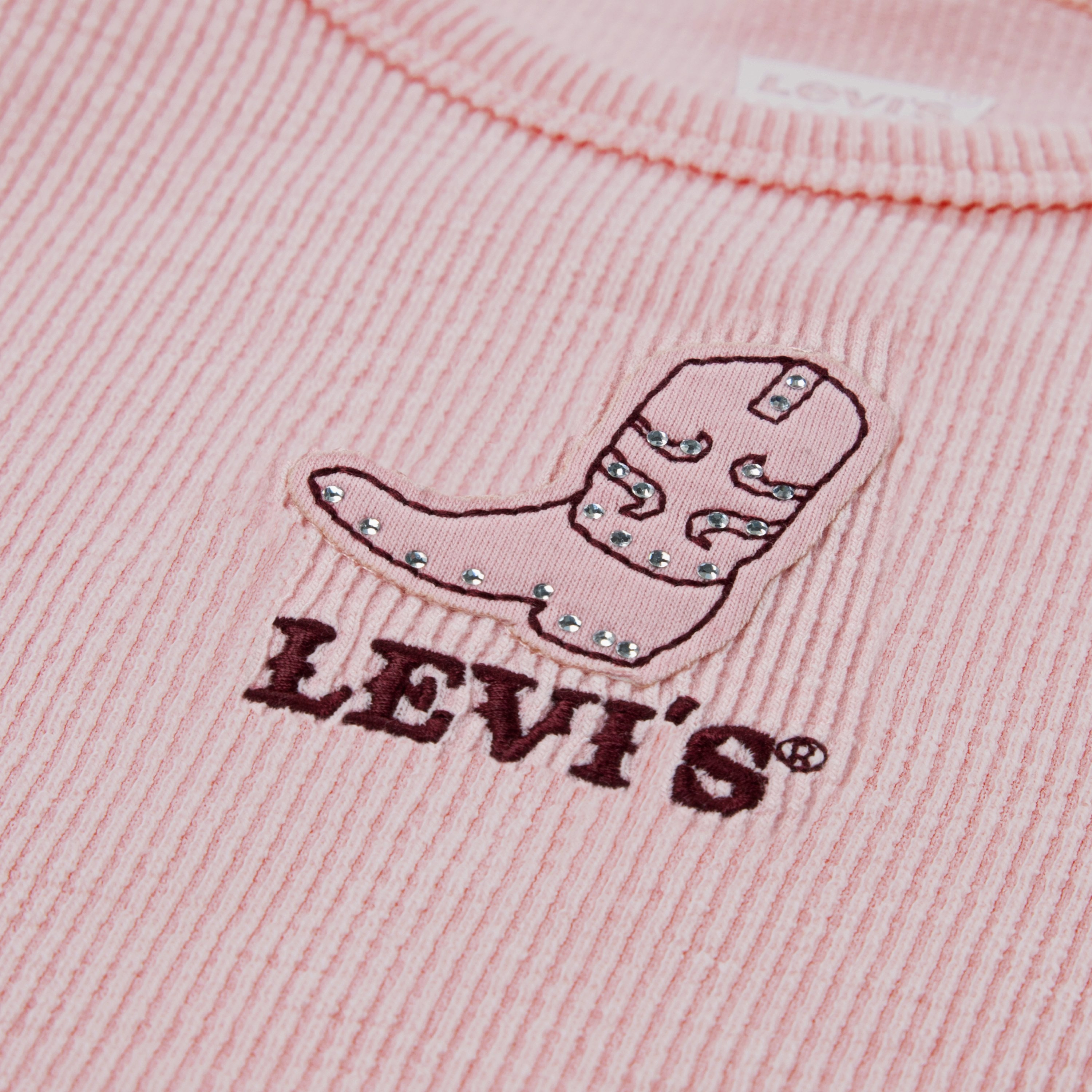 تي شيرت بأكمام قصيرة ومضلع من ليفايس-girls-clothing-tshirts-image-3
