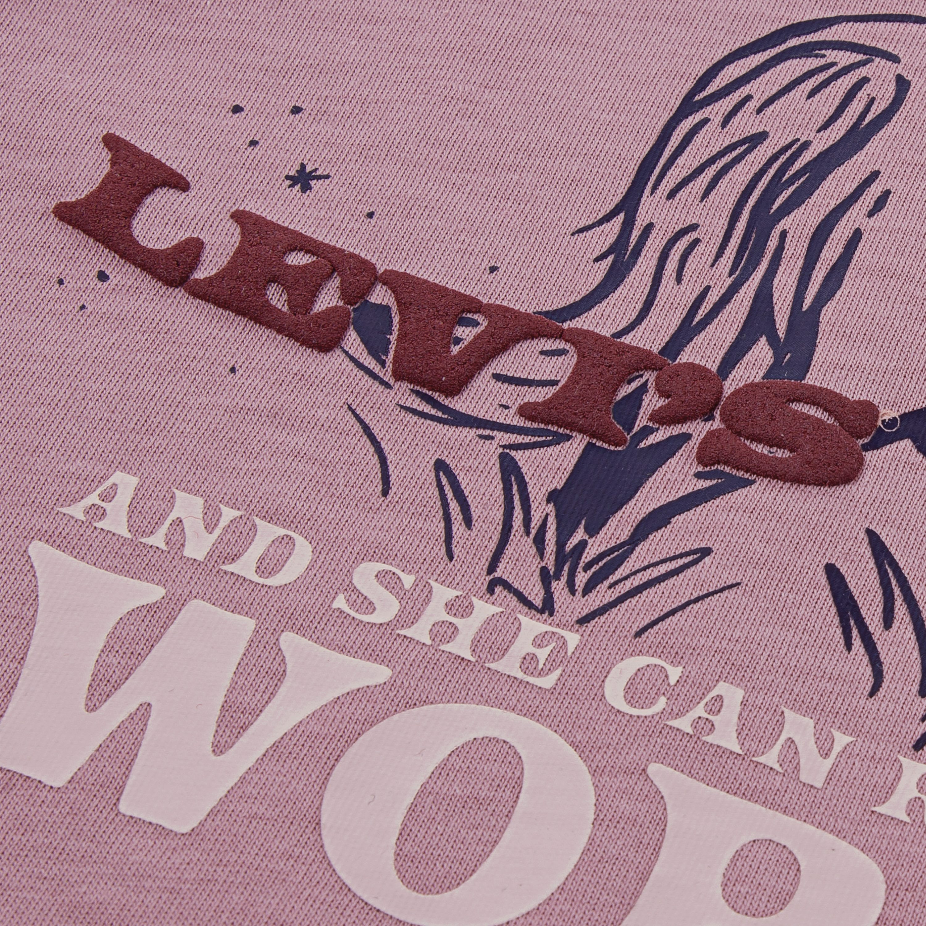 تي شيرت بأكمام قصيرة وطبعة جرافيك من ليفايس-girls-clothing-tshirts-image-3