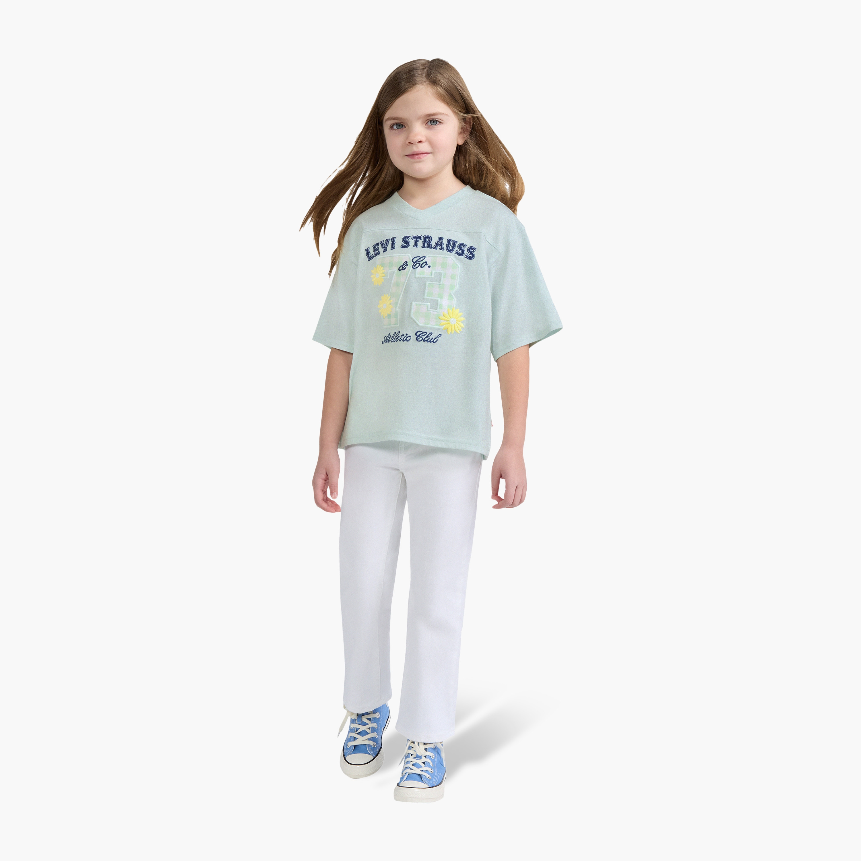 تي شيرت بقصة "أوفرسايزد" بطبعة كرة قدم للبنات من ليفايس-girls-clothing-tshirts-image-2