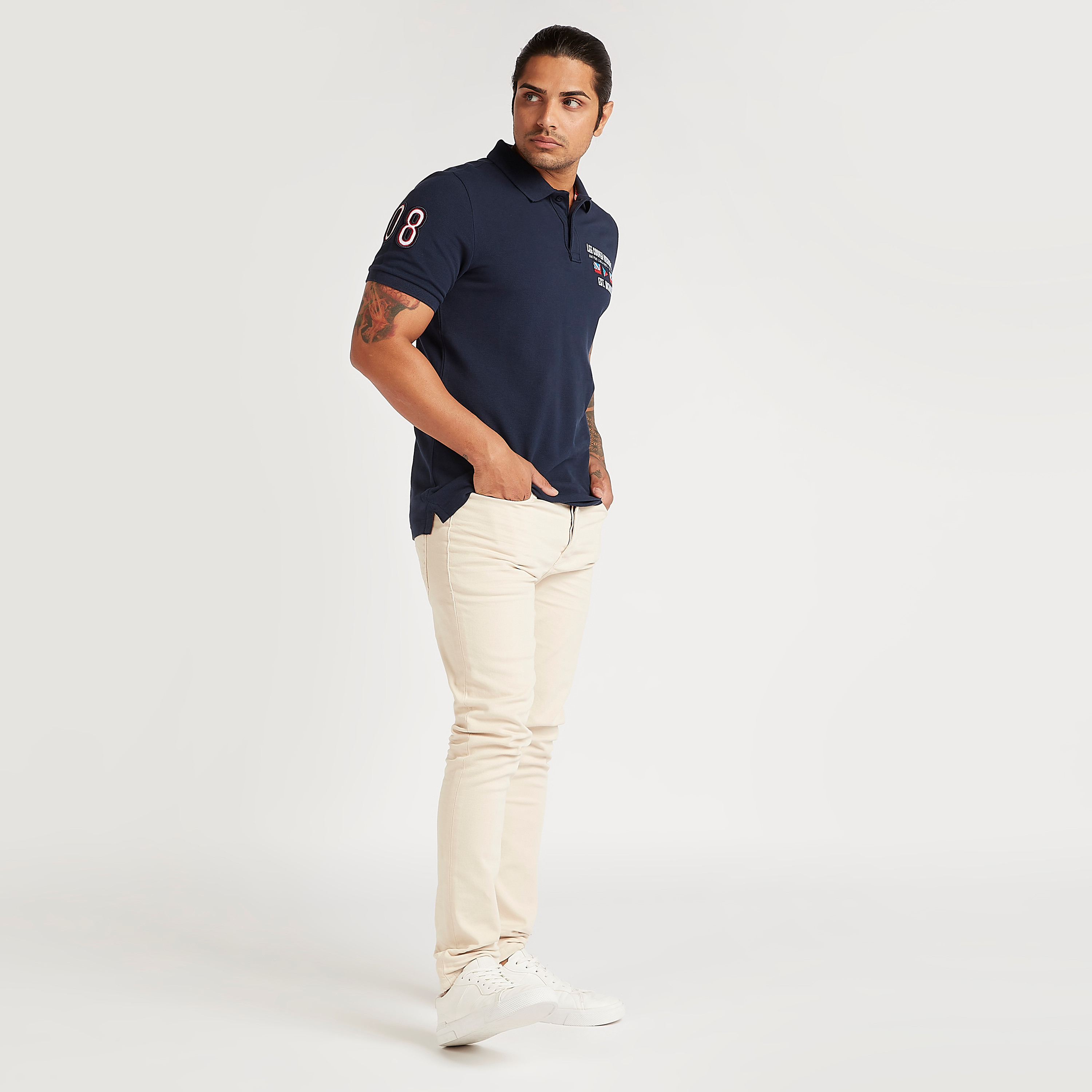 تيشيرت بولو مطرّز بأكمام قصيرة من لي كوبر-men-clothing-tshirtsandpolos-polos-image-2