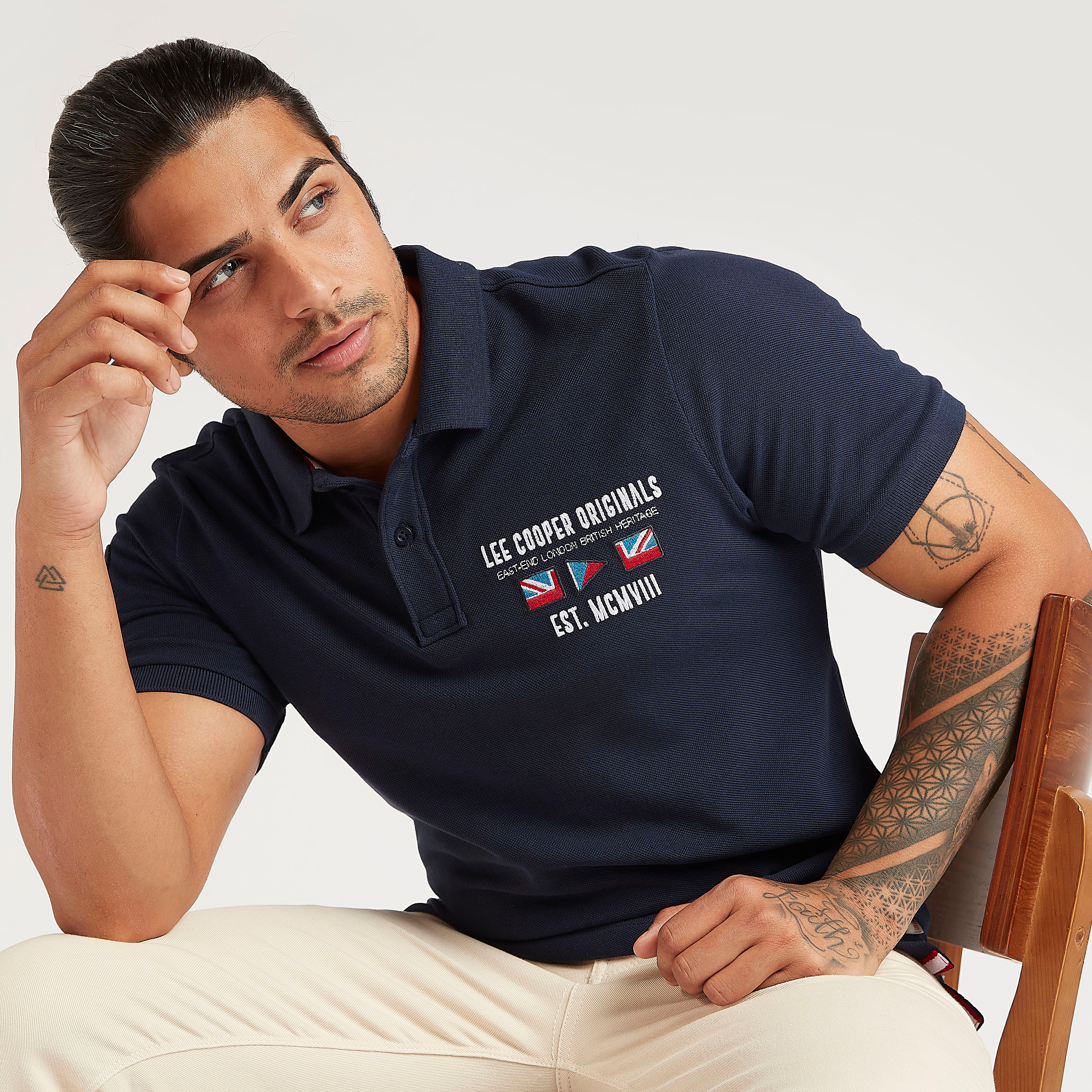 تيشيرت بولو مطرّز بأكمام قصيرة من لي كوبر-men-clothing-tshirtsandpolos-polos-image-5
